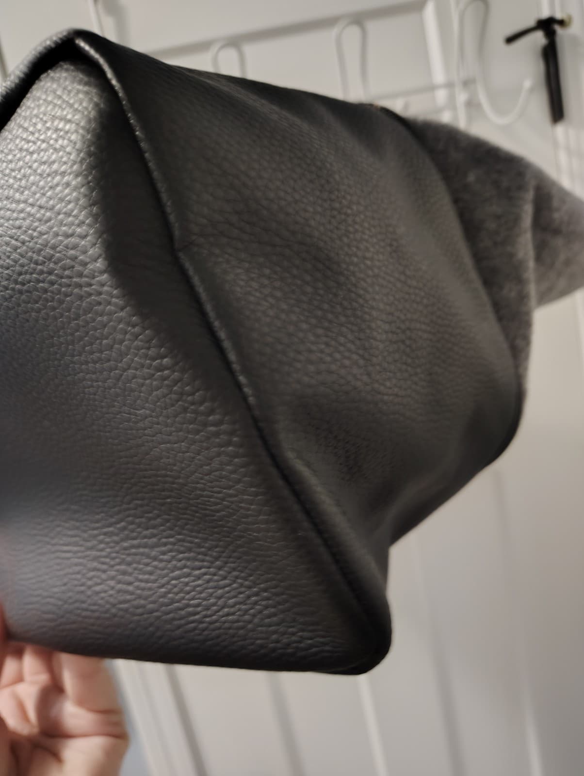 DSW Overnighter Grey Black Fleece Tote Bag - Thumbnail 10