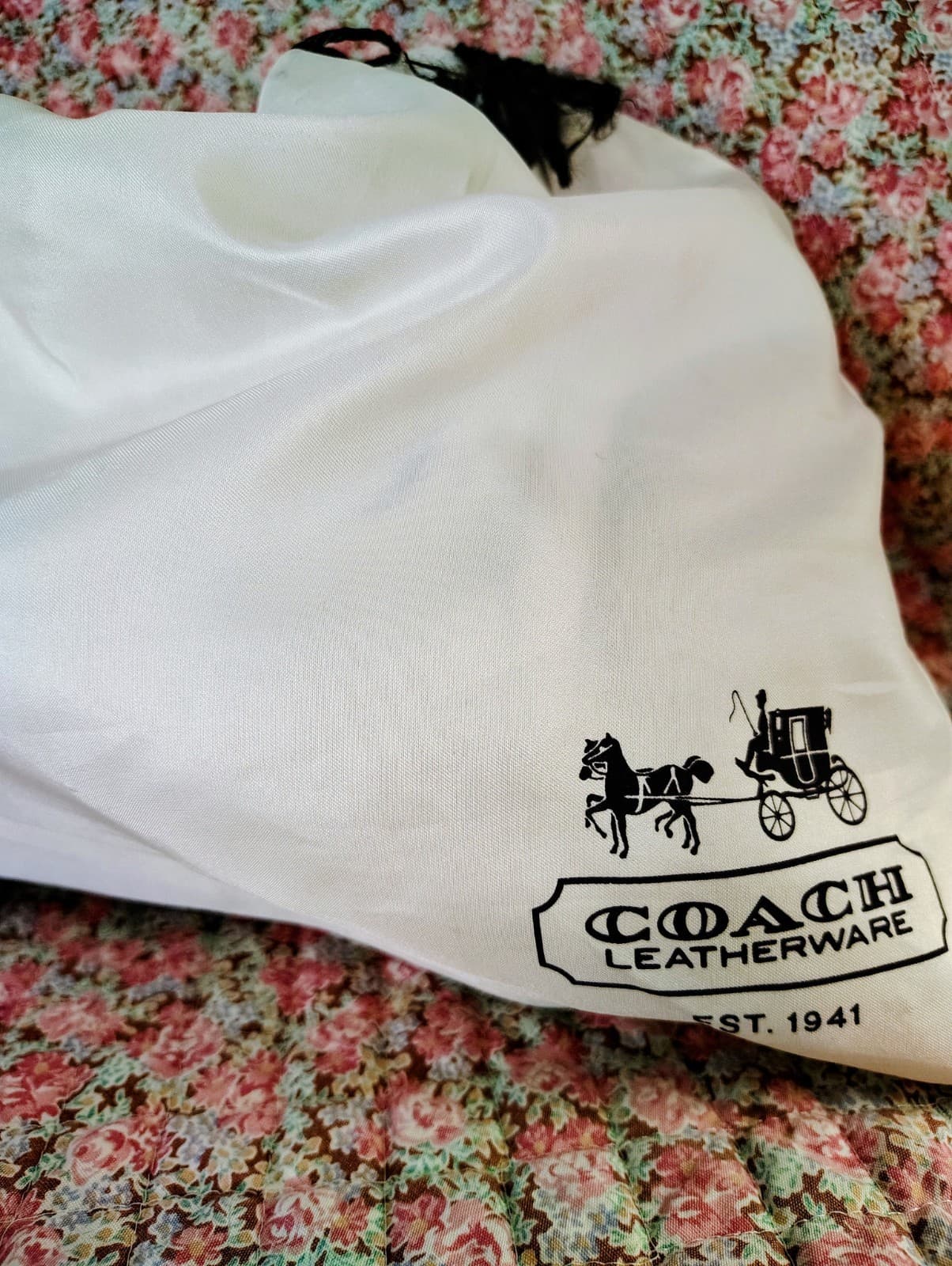 NWOT Coach White Black Madison Graphic Print Madeline Satchel Handbag MSRP $358 - Thumbnail 4