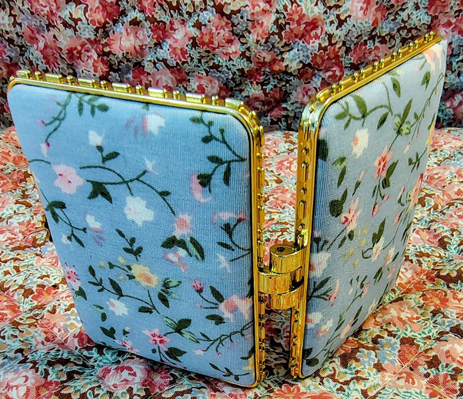 NEW Fabric Clasp Case Blue Floral Gold Pocket Mirror Trinket - Thumbnail 3