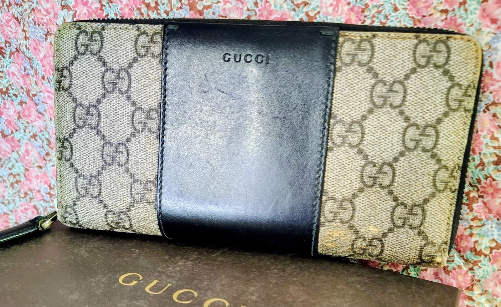Vintage Gucci GG Supreme Zip-Around Wallet – Black & Gray Canvas & Leather - Thumbnail 2