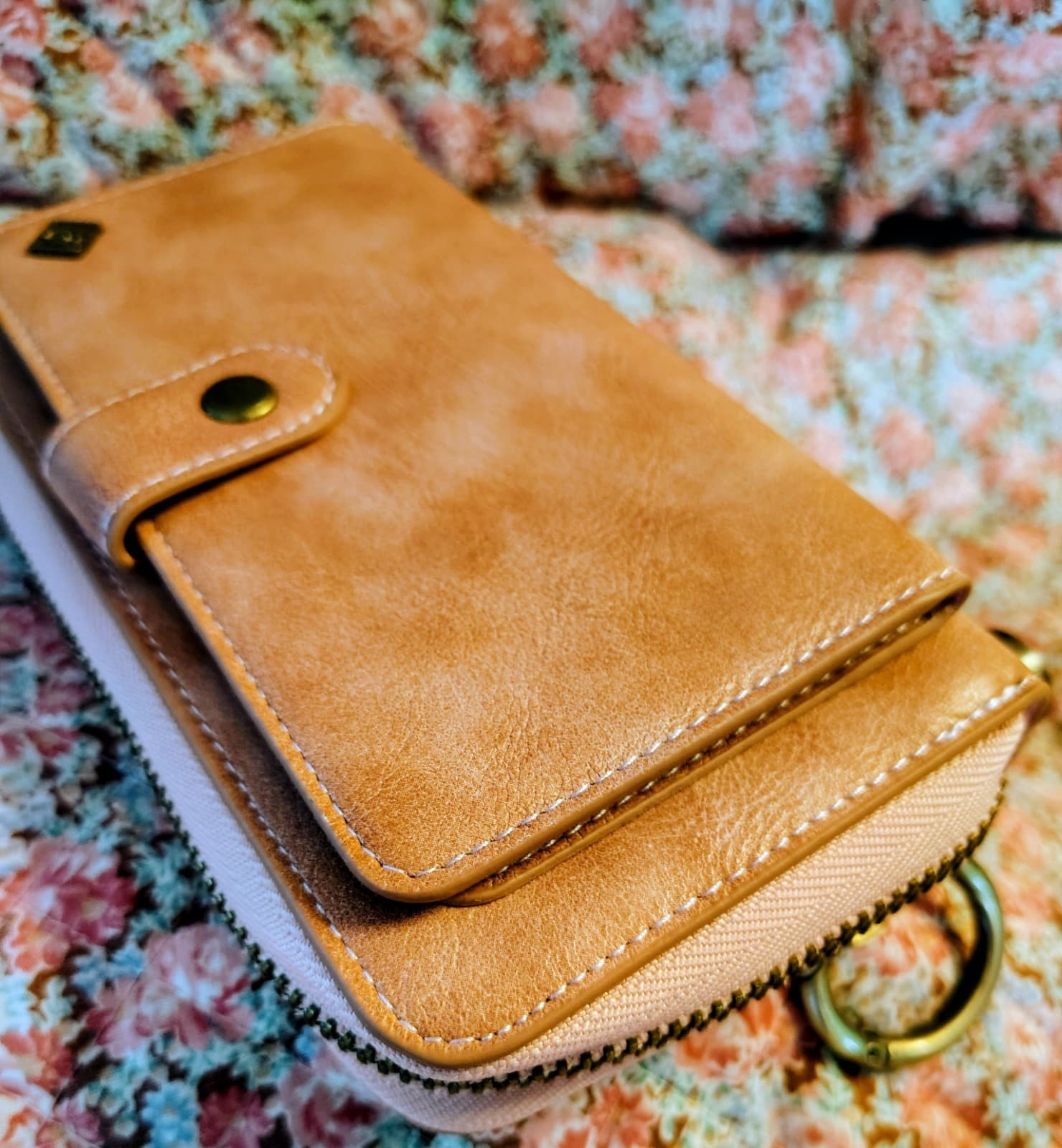 NWOT Pola Brown Faux Leather Womens Wallet - Thumbnail 4
