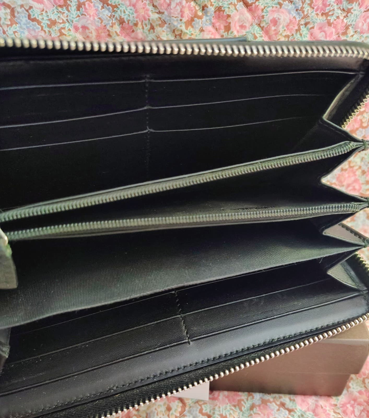 Vintage Gucci GG Supreme Zip-Around Wallet – Black & Gray Canvas & Leather - Thumbnail 8