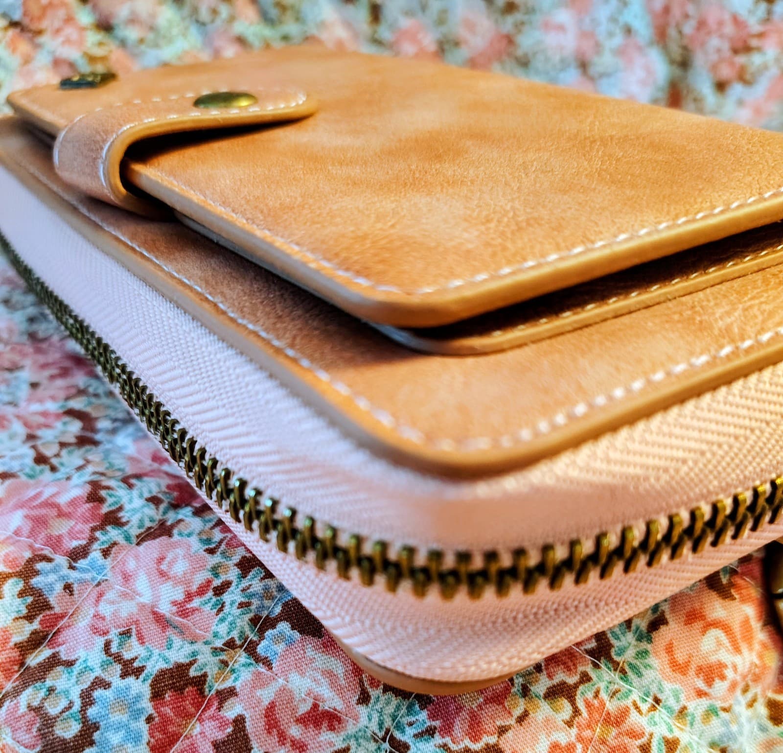 NWOT Pola Brown Faux Leather Womens Wallet - Thumbnail 5