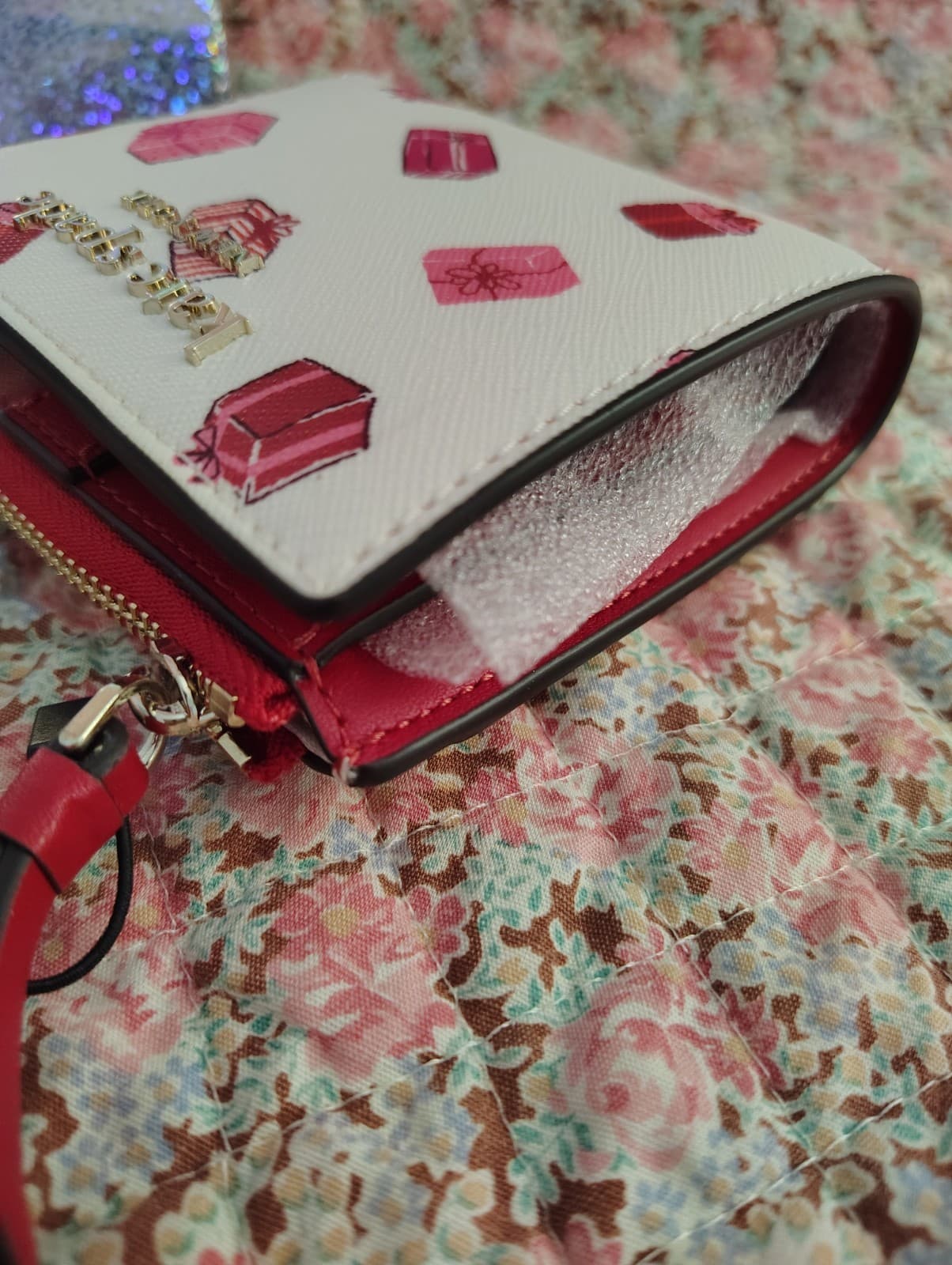 NWT Kate Spade Cameron Small Zip Bifold Wallet Printed Gifts Pink NIB $140 - Thumbnail 6