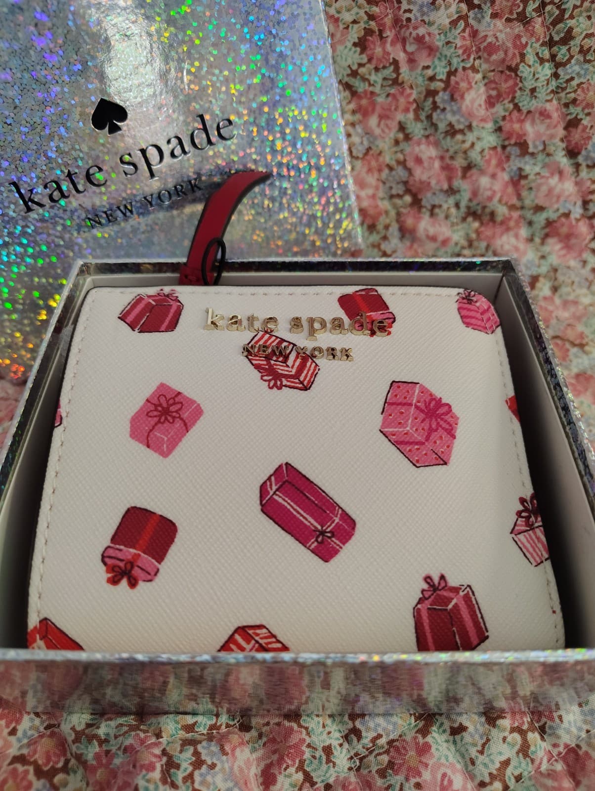 NWT Kate Spade Cameron Small Zip Bifold Wallet Printed Gifts Pink NIB $140 - Thumbnail 2
