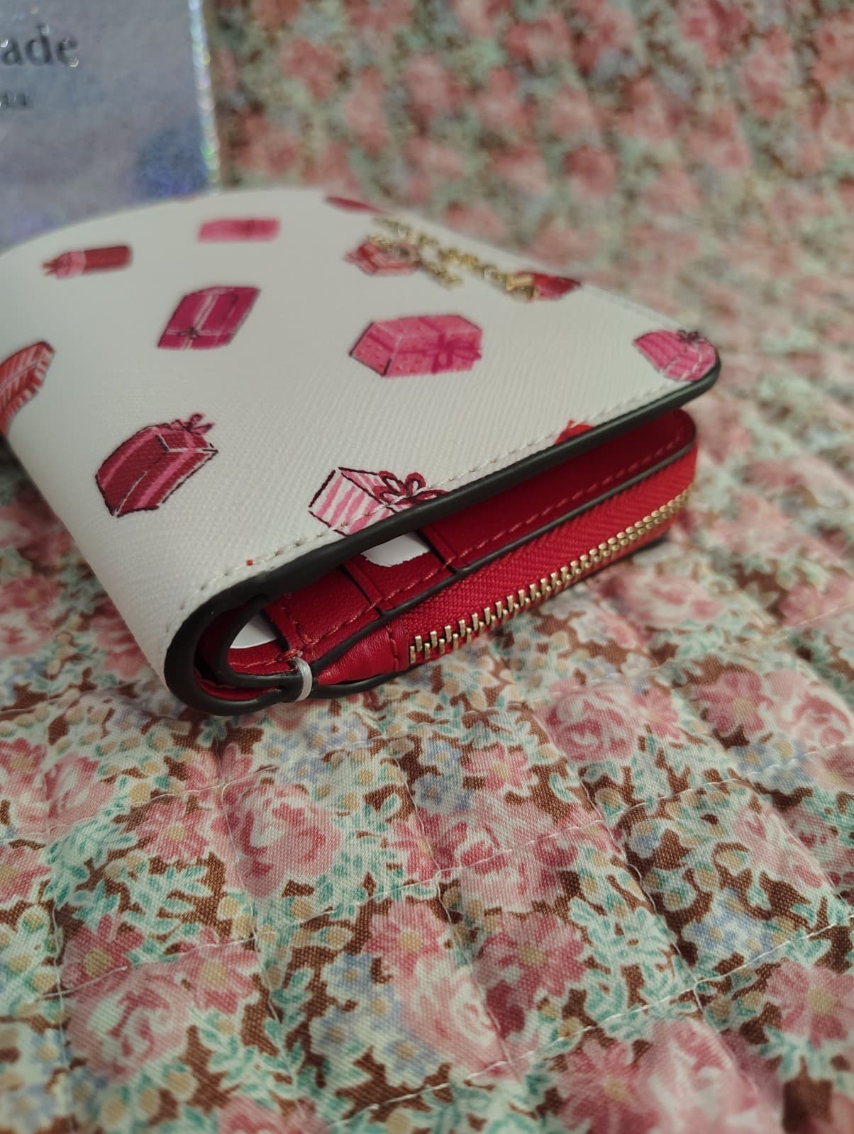 NWT Kate Spade Cameron Small Zip Bifold Wallet Printed Gifts Pink NIB $140 - Thumbnail 8
