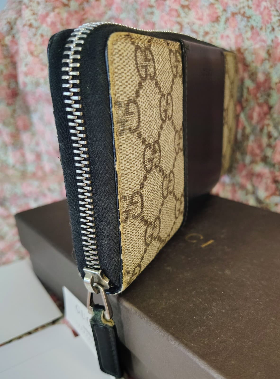 Vintage Gucci GG Supreme Zip-Around Wallet – Black & Gray Canvas & Leather - Thumbnail 17