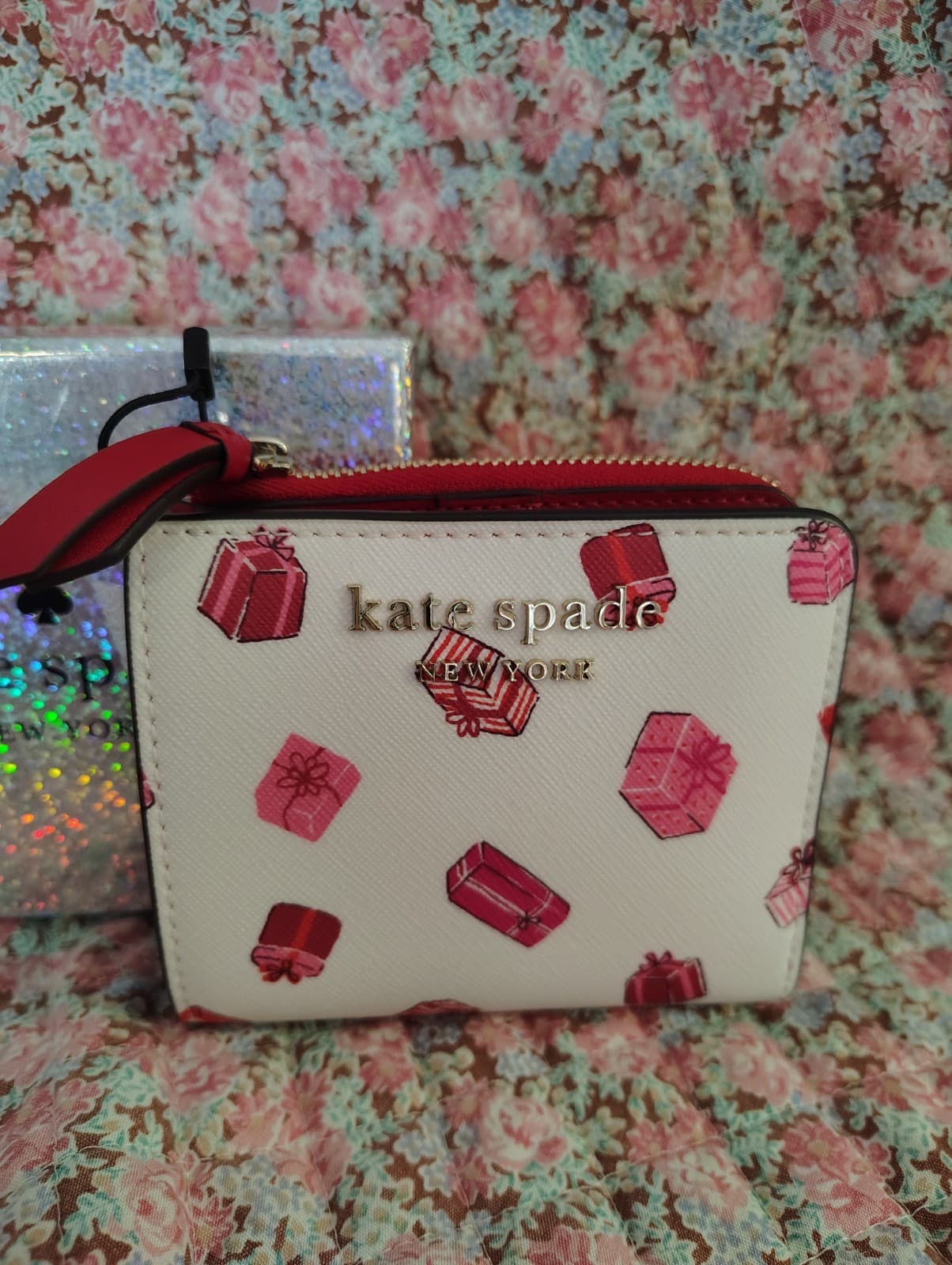 NWT Kate Spade Cameron Small Zip Bifold Wallet Printed Gifts Pink NIB $140 - Thumbnail 4