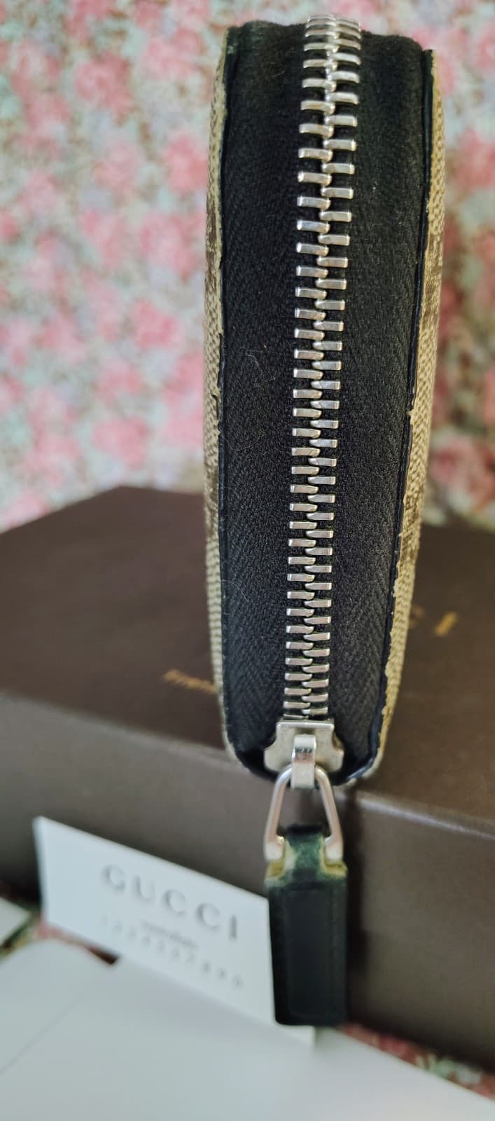 Vintage Gucci GG Supreme Zip-Around Wallet – Black & Gray Canvas & Leather - Thumbnail 18