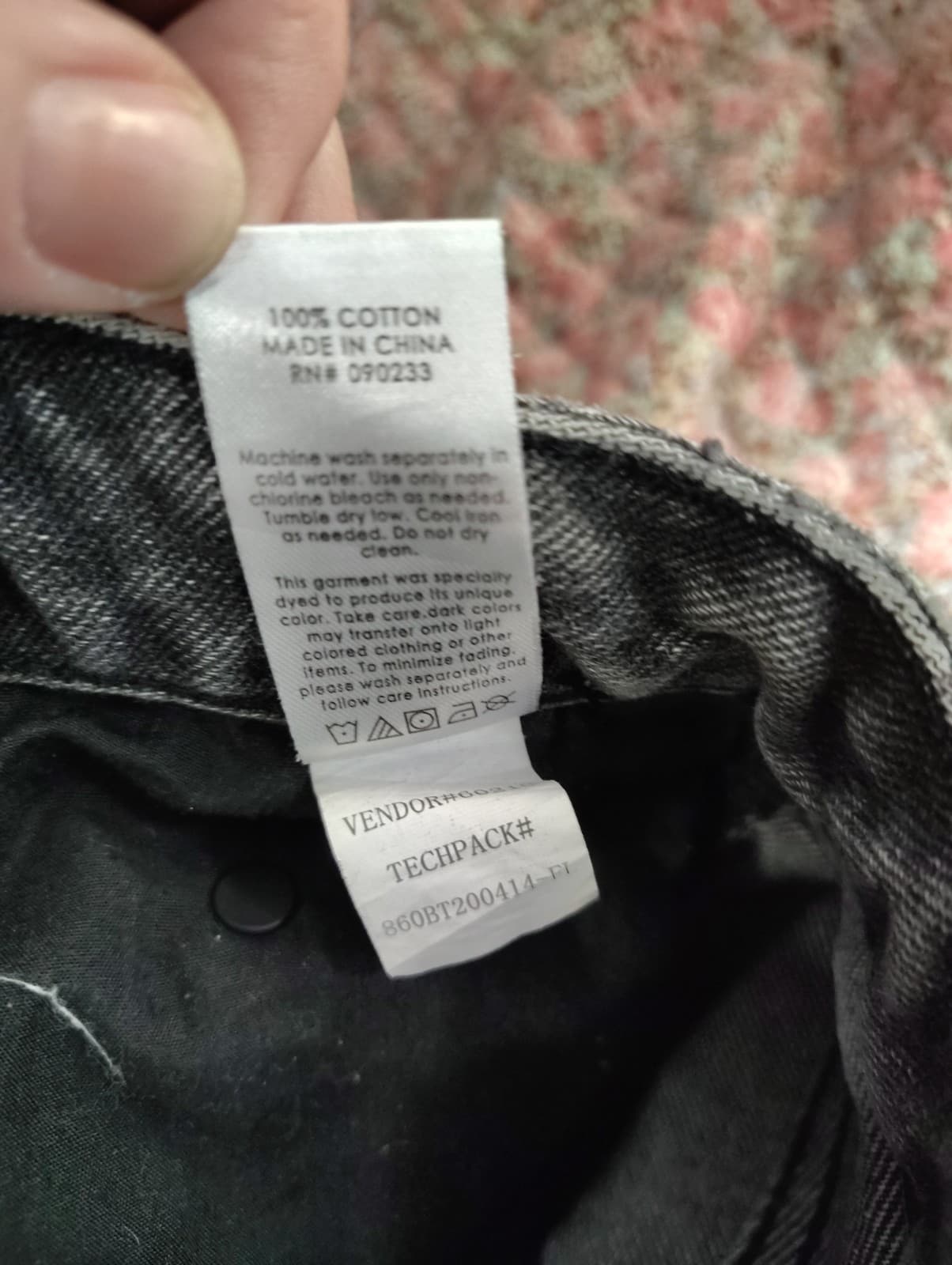 Pacsun 90s Boyfriend Black Denim Shorts, Size 24 - Thumbnail 3