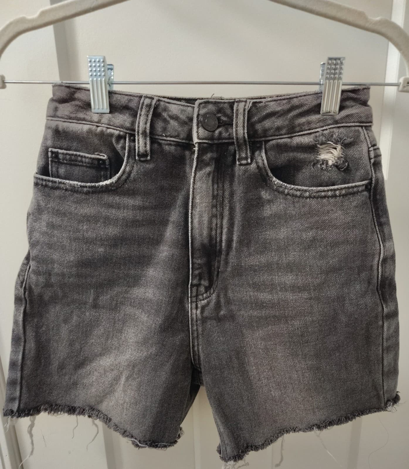 Pacsun 90s Boyfriend Black Denim Shorts, Size 24 - Thumbnail 2