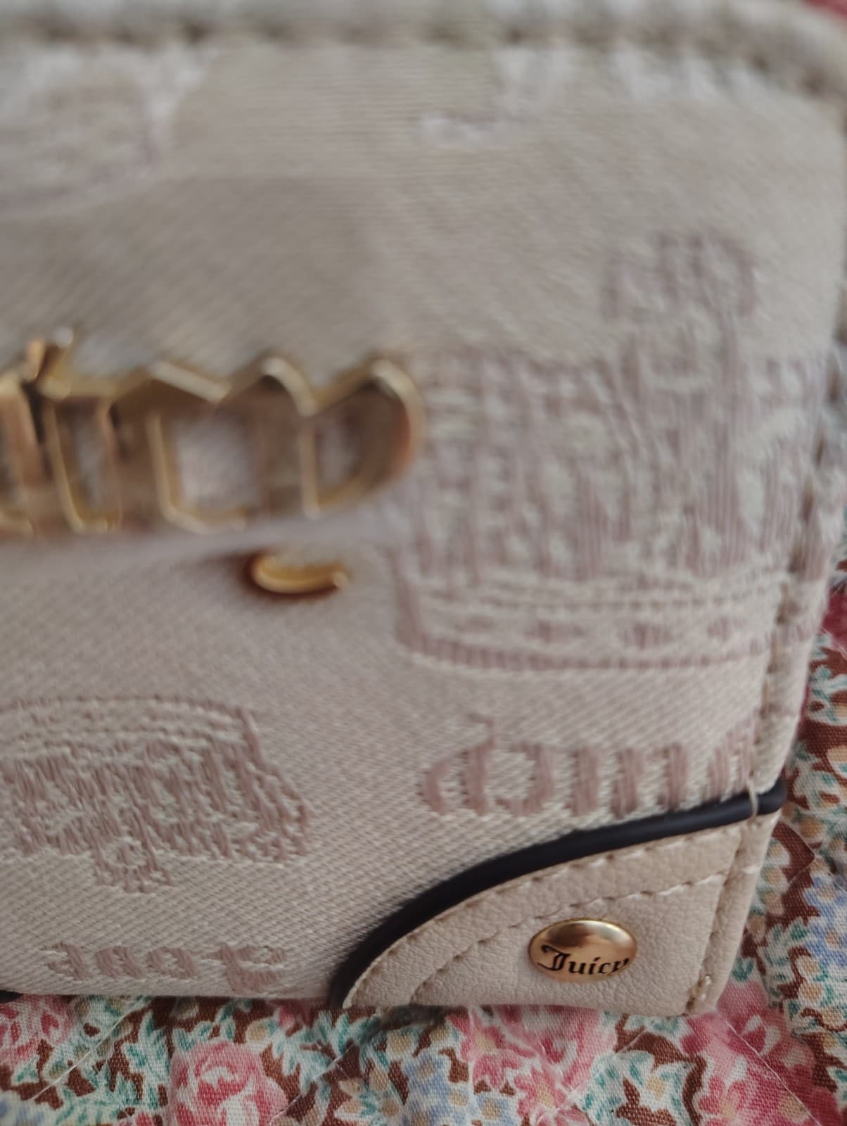 NEW Juicy Couture Exclusive Wristlet Wallet With Gold Bling Puppy Charm, Chain - Thumbnail 6