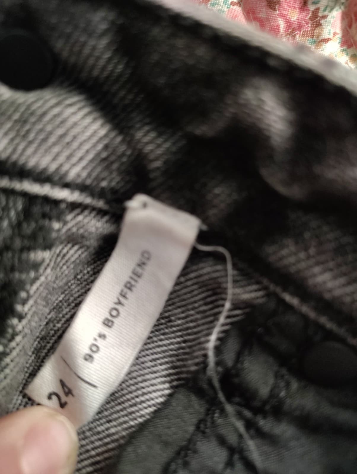 Pacsun 90s Boyfriend Black Denim Shorts, Size 24 - Thumbnail 5
