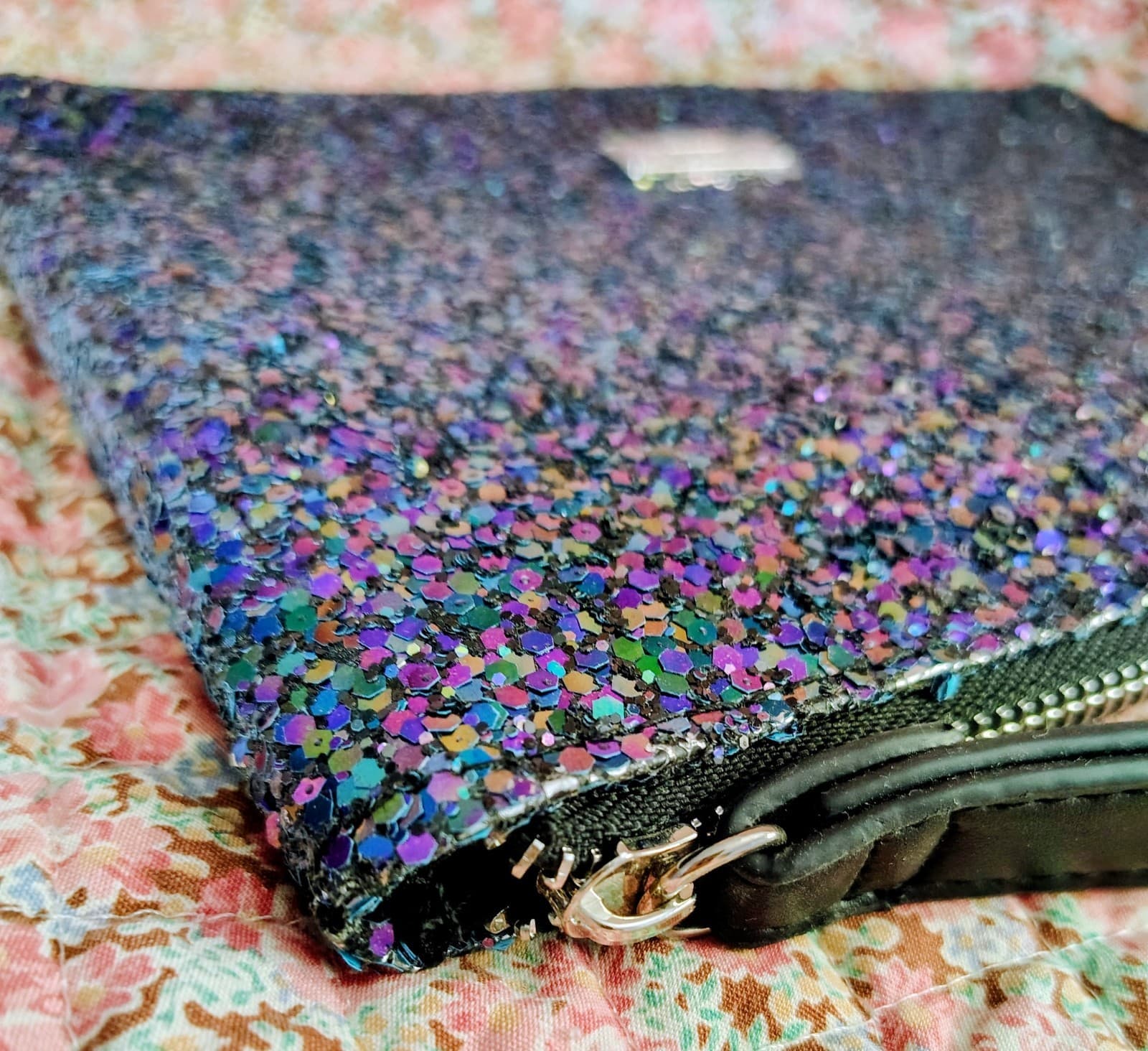 NWOT Carlos By Carlos Santana Wristlet Iridescent Chunky Glitter Sparkle - Thumbnail 8