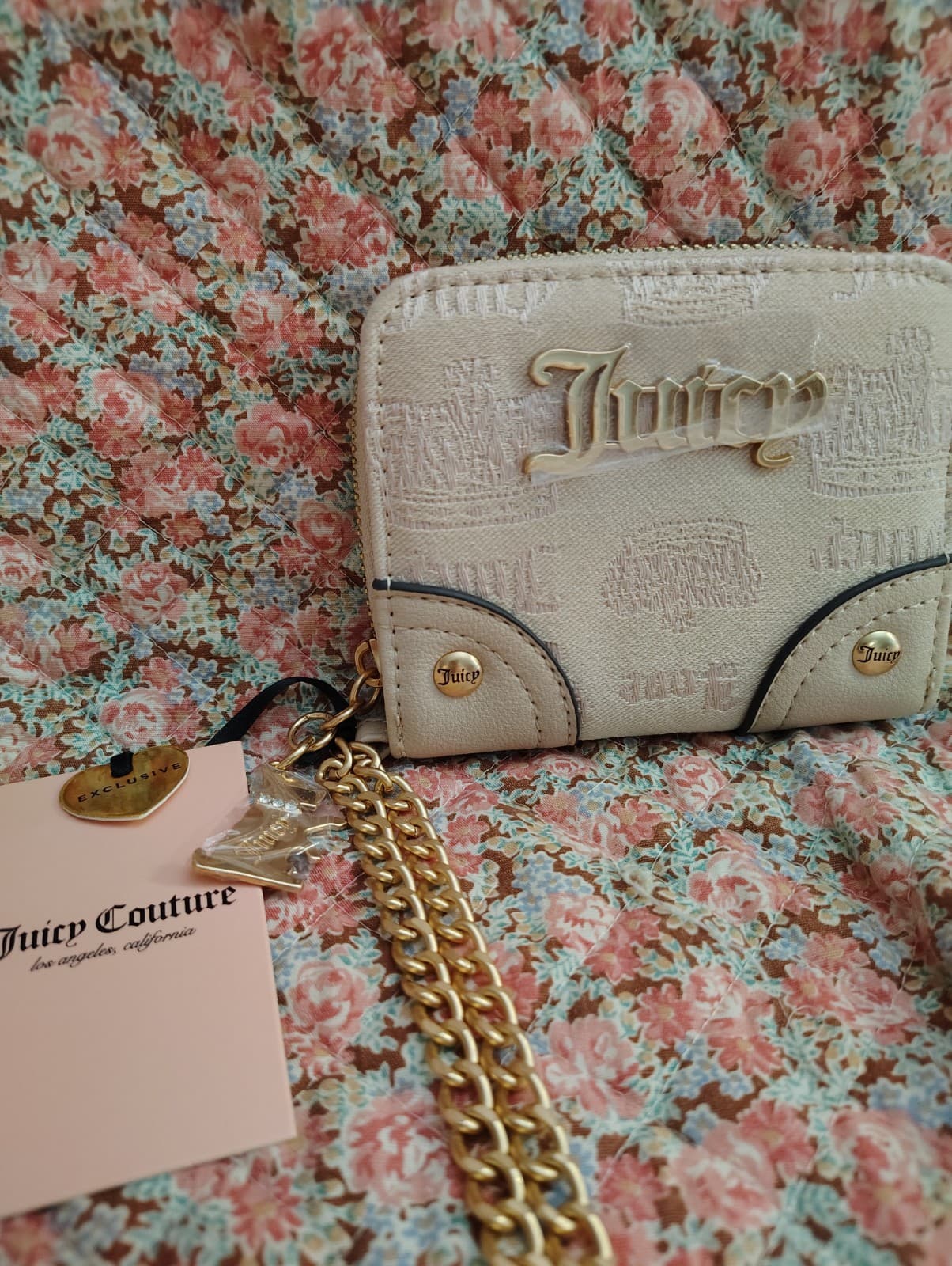 NEW Juicy Couture Exclusive Wristlet Wallet With Gold Bling Puppy Charm, Chain
