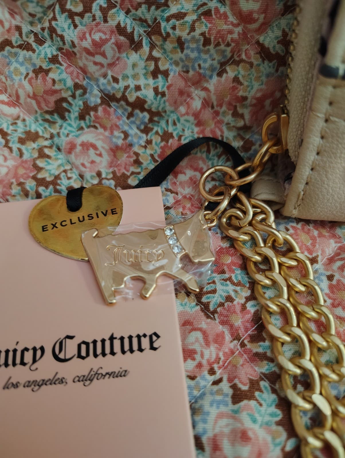 NEW Juicy Couture Exclusive Wristlet Wallet With Gold Bling Puppy Charm, Chain - Thumbnail 3