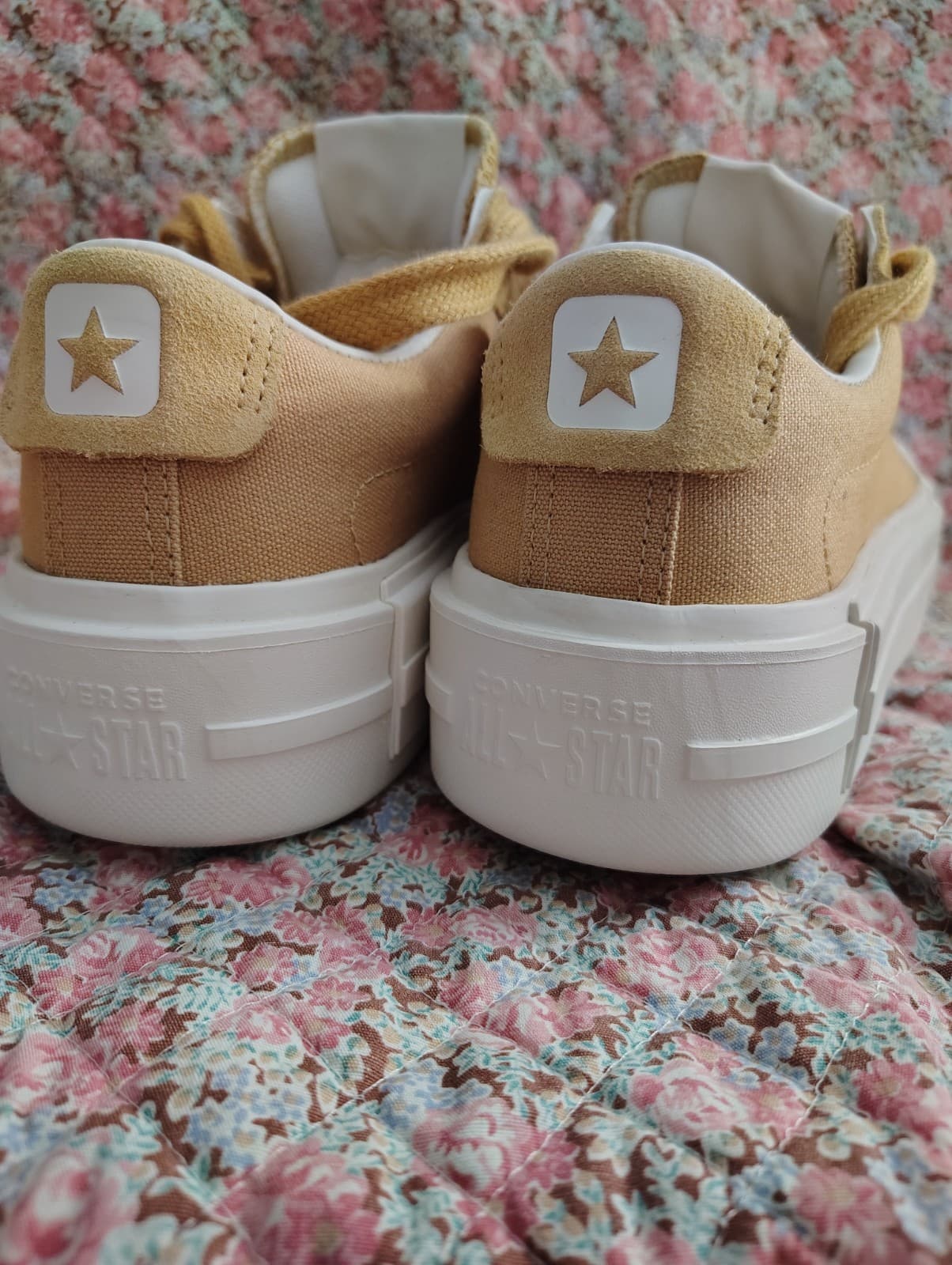 NEW Converse All Stars Mustard Yellow Platform Sneakers, Women's 7.5/Mens 6 - Thumbnail 5