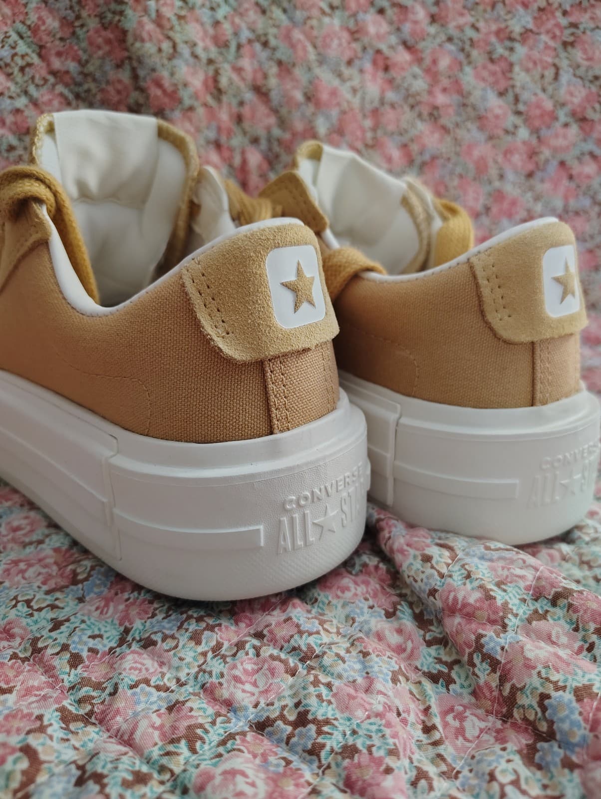 NEW Converse All Stars Mustard Yellow Platform Sneakers, Women's 7.5/Mens 6 - Thumbnail 6