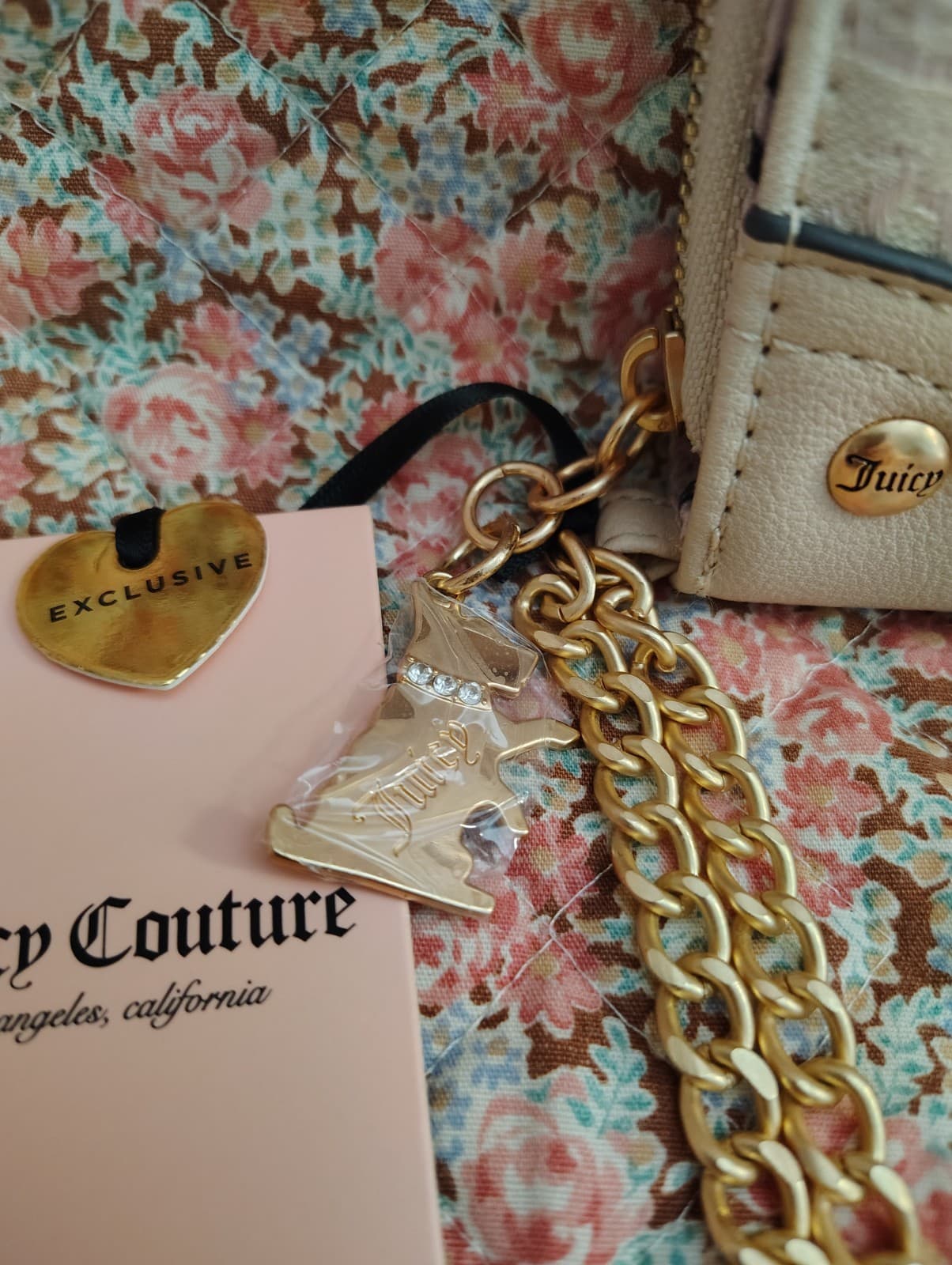 NEW Juicy Couture Exclusive Wristlet Wallet With Gold Bling Puppy Charm, Chain - Thumbnail 2
