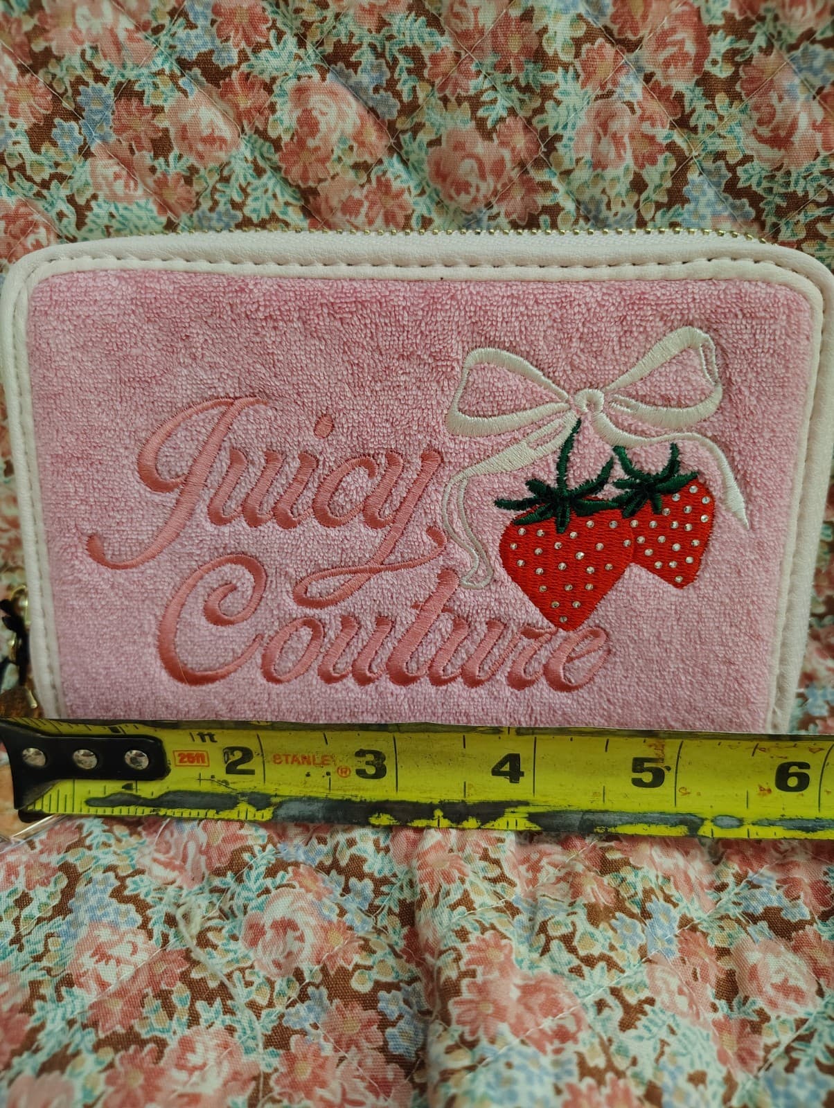 NEW JUICY COUTURE RETRO STRAWBERRY POWDER BLUSH WRISTLET WALLET - Thumbnail 9