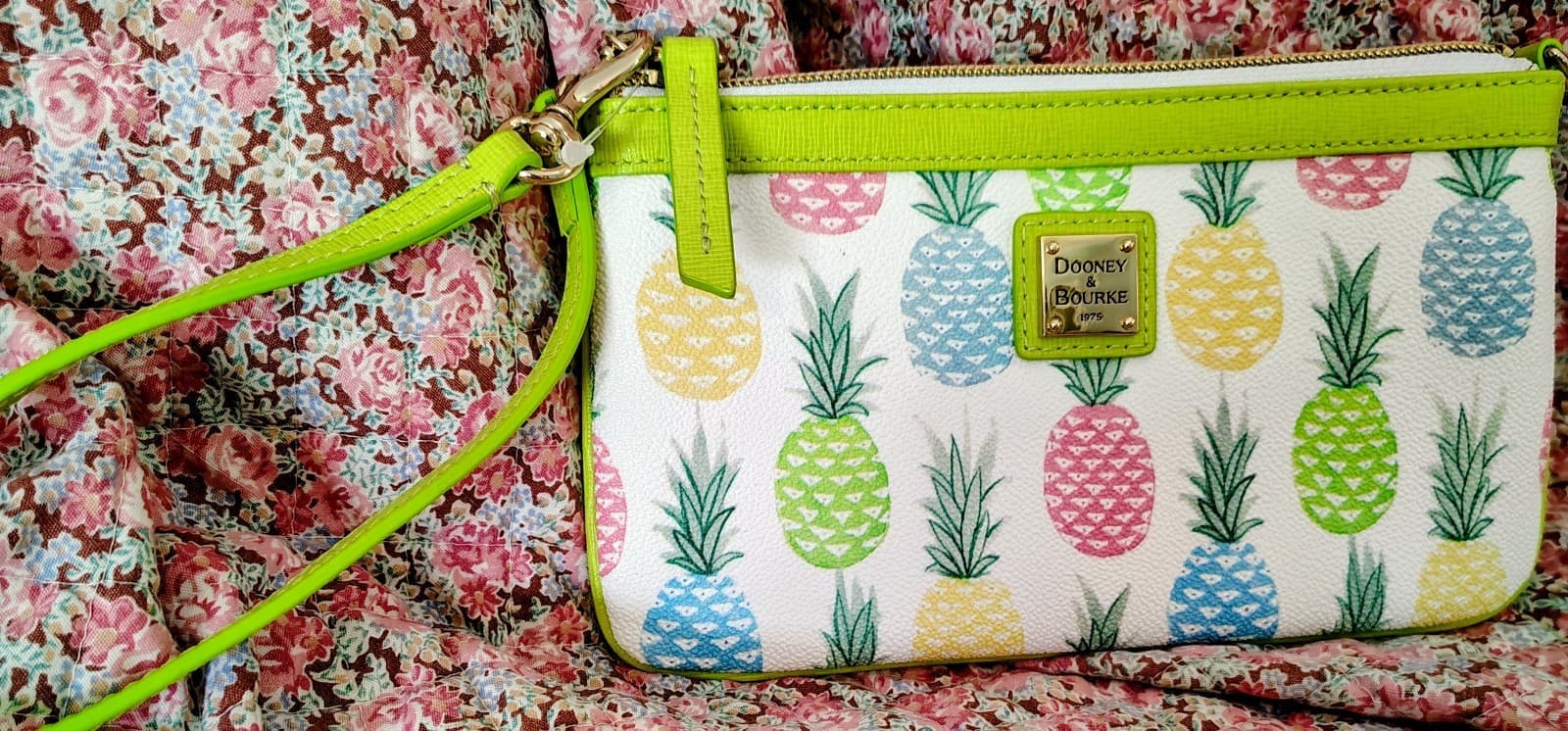 NWOT Dooney & Bourke Tiki Pineapple Large Slim Wristlet - Thumbnail 5