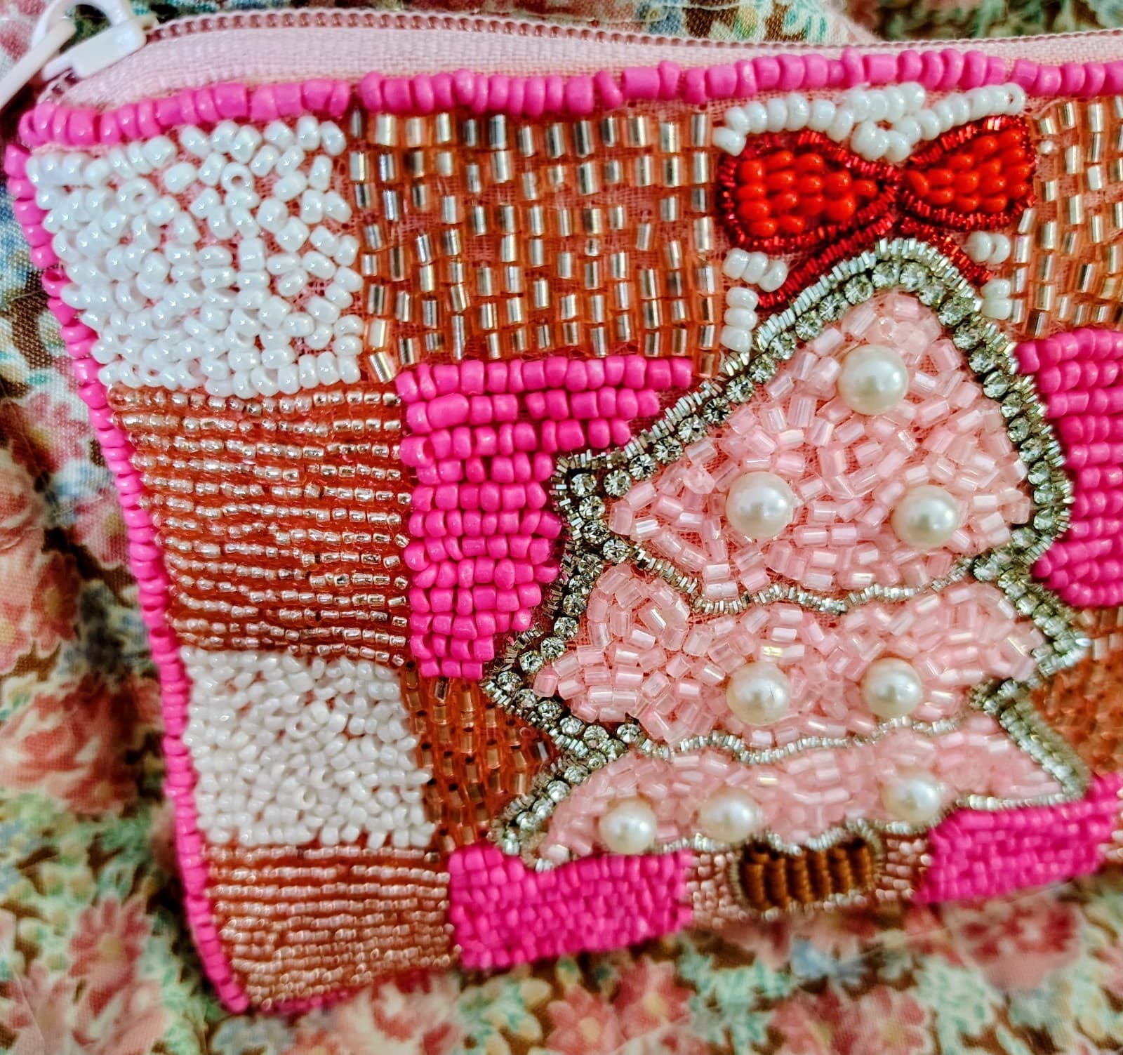 Pretty In Pink Christmas Tree Beaded Coin Pouch - Thumbnail 2