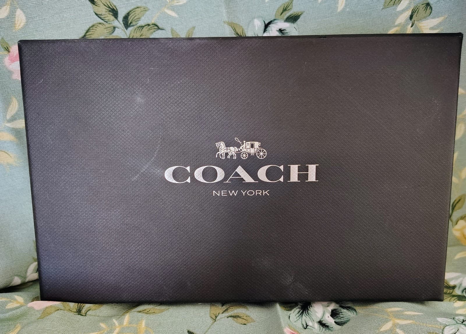Coach Glitter Heart Wristlet Pouch Burgundy Metallic Zip Clutch MSRP $85 - Thumbnail 4