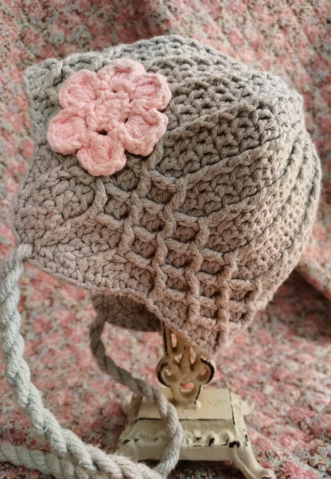 Handmade Amish Baby Girls Knitted Beanie Hat Flower - Thumbnail 3