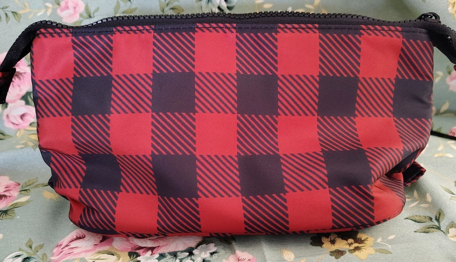 Maurices Red & Black Buffalo Plaid Toiletry Cosmetic Case NWOT - Thumbnail 4