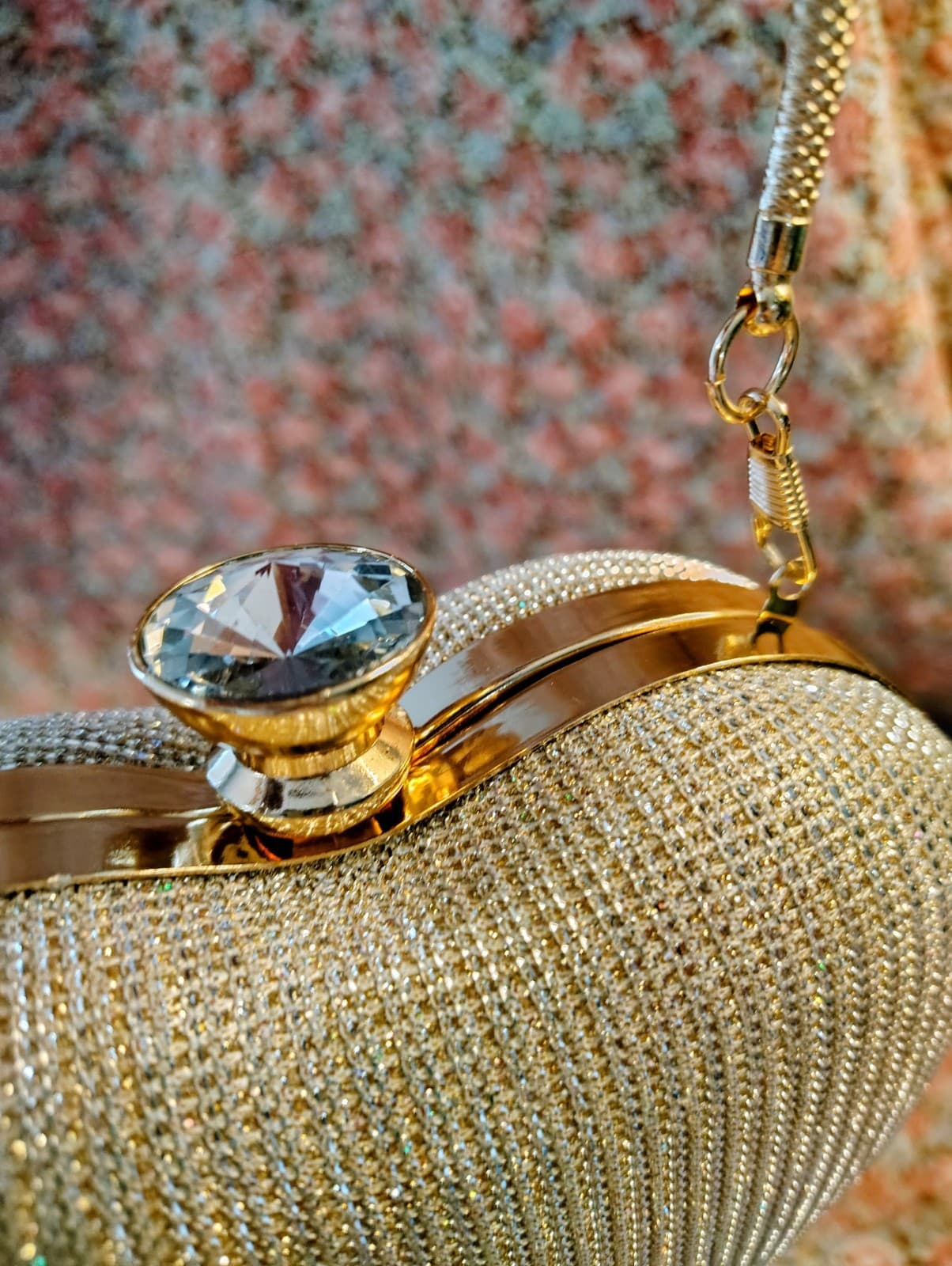 Gold Rhinestone Heart Shaped Clutch With Handle And Removable Chain Strap - Thumbnail 9
