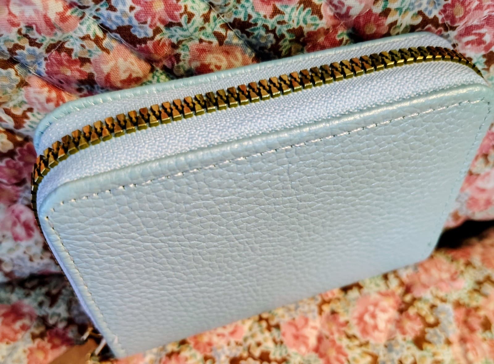 NWOT Faux Leather Baby Blue Card Holder - Thumbnail 3