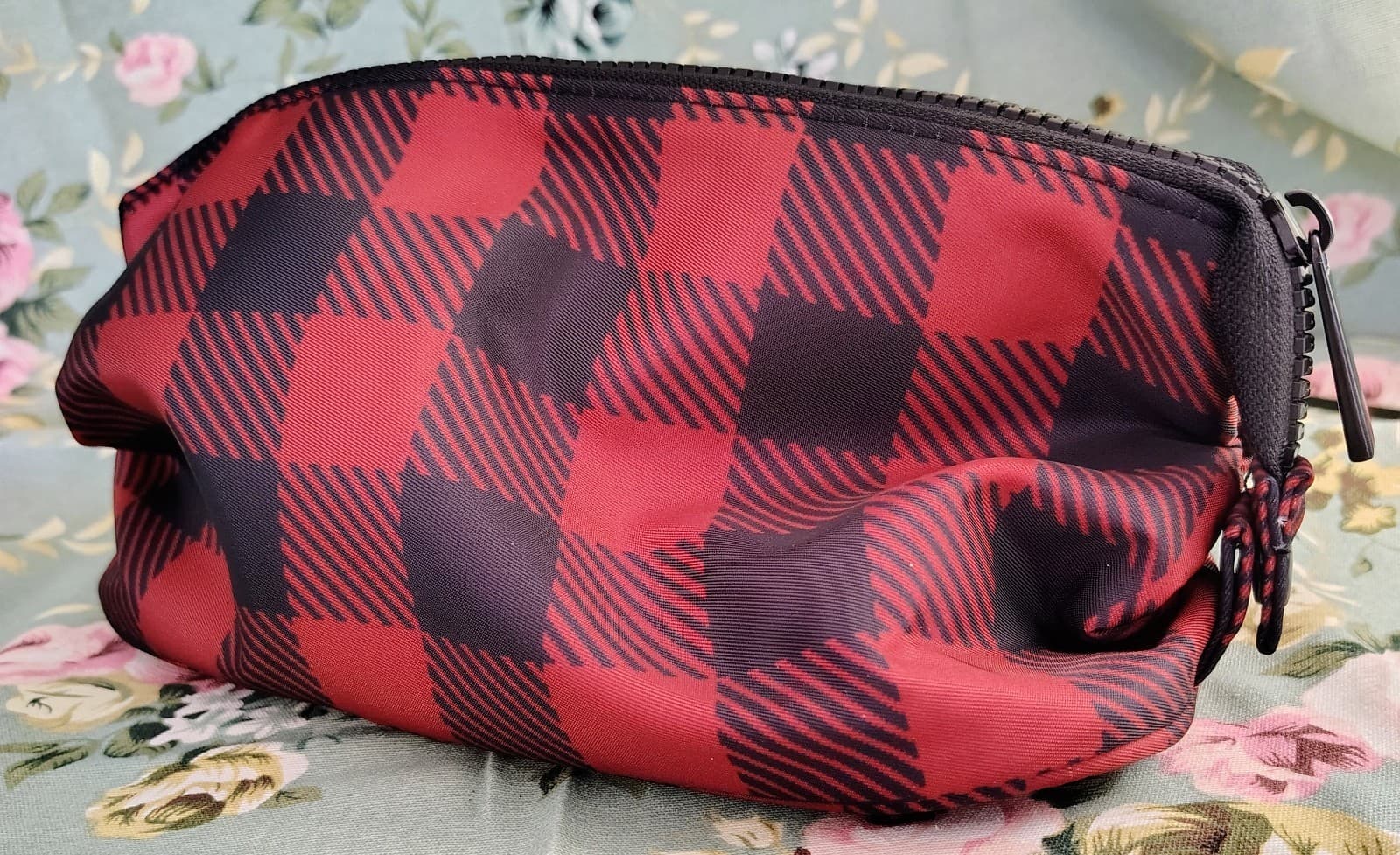 Maurices Red & Black Buffalo Plaid Toiletry Cosmetic Case NWOT - Thumbnail 6