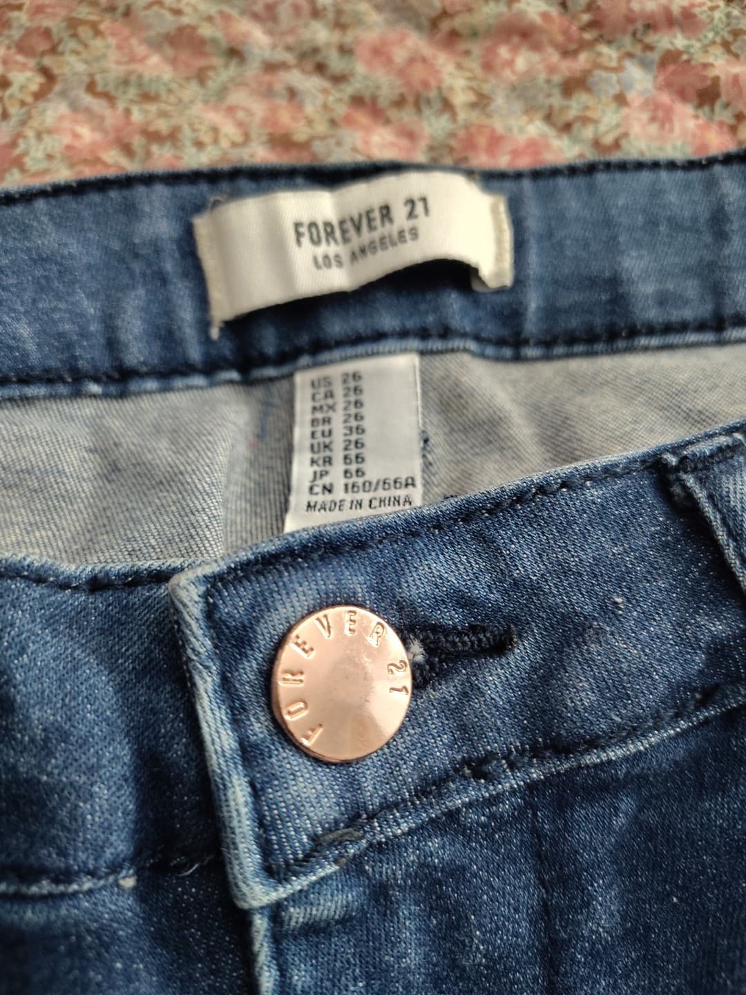 Forever 21 Women's Denim Jean Shorts, Size 26 (XS) - Thumbnail 3