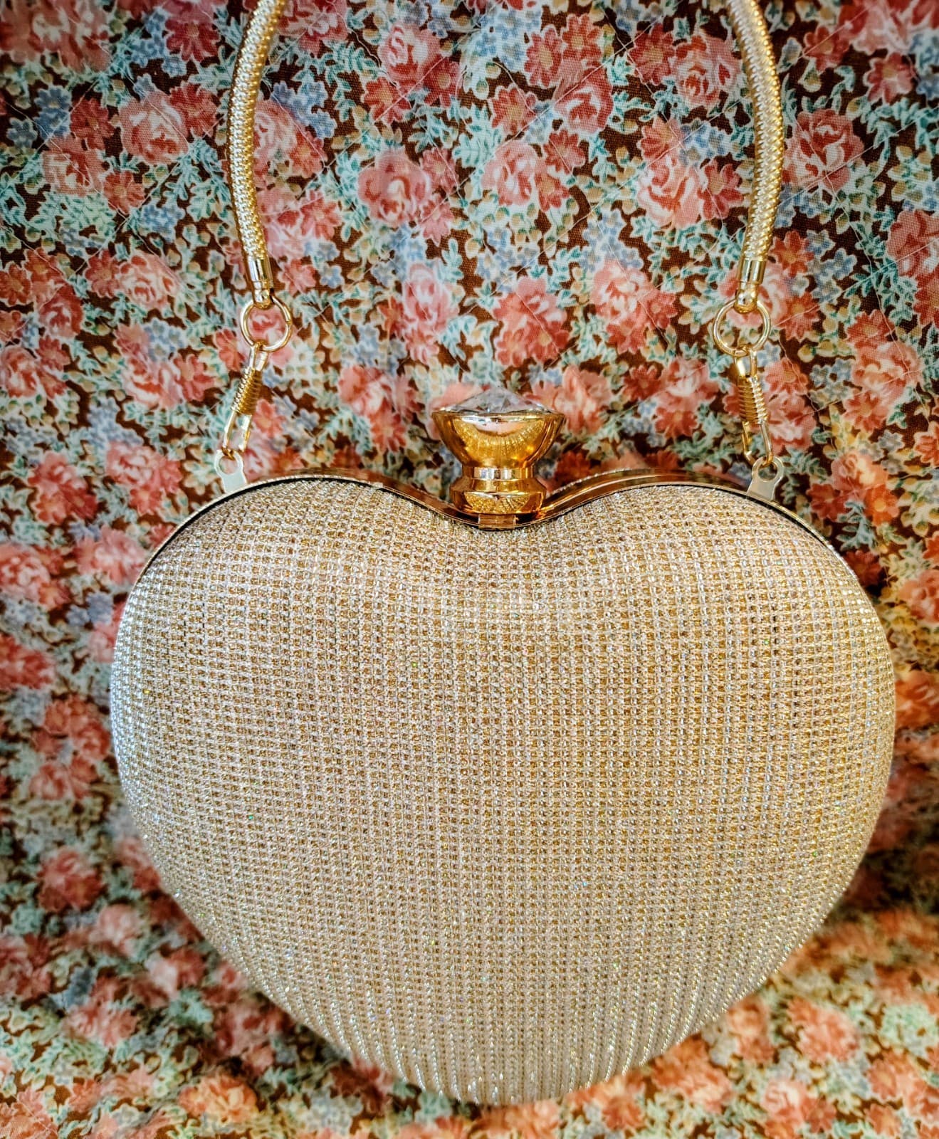 Gold Rhinestone Heart Shaped Clutch With Handle And Removable Chain Strap - Thumbnail 4