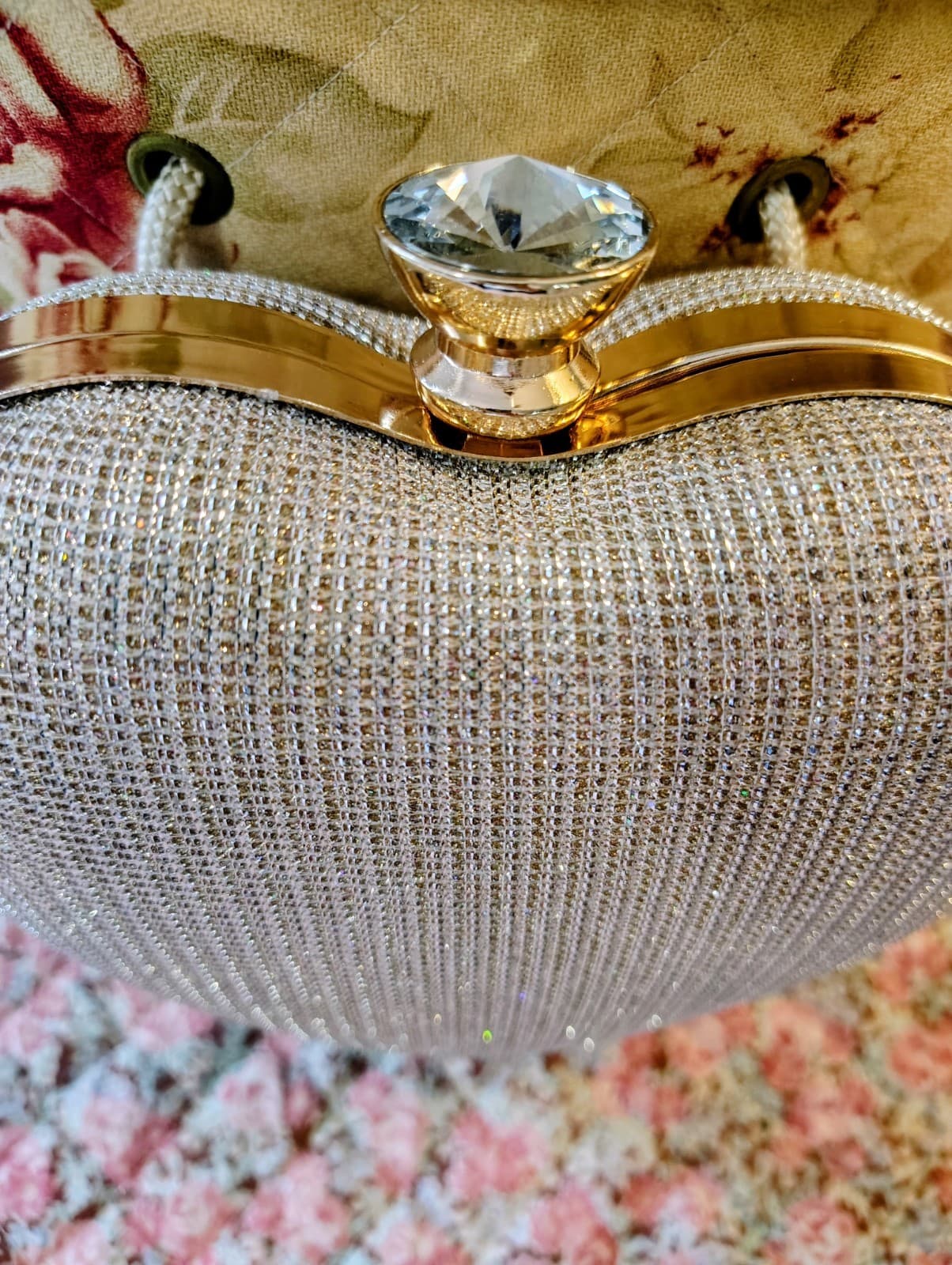 Gold Rhinestone Heart Shaped Clutch With Handle And Removable Chain Strap - Thumbnail 2