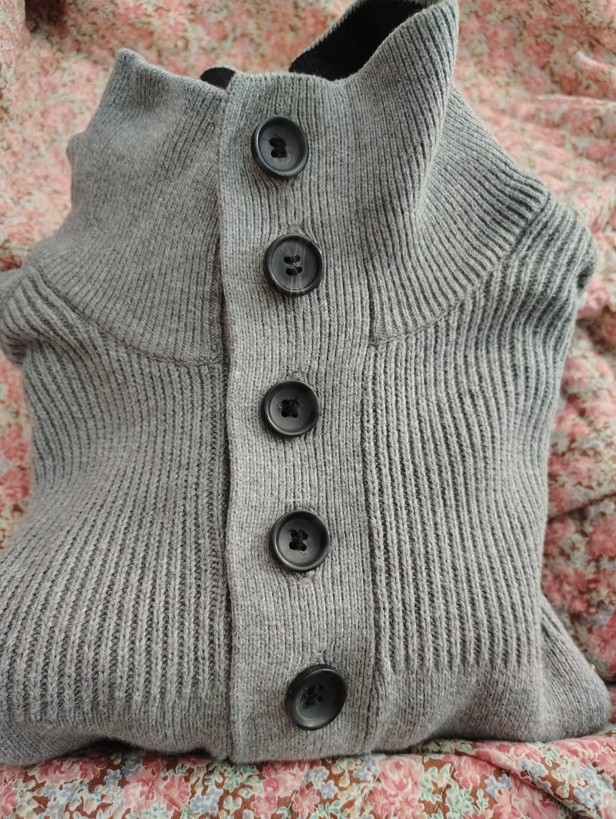Express Mens Light Gray Button-Front Sweater Collared Knit Pullover Sz M - Thumbnail 2
