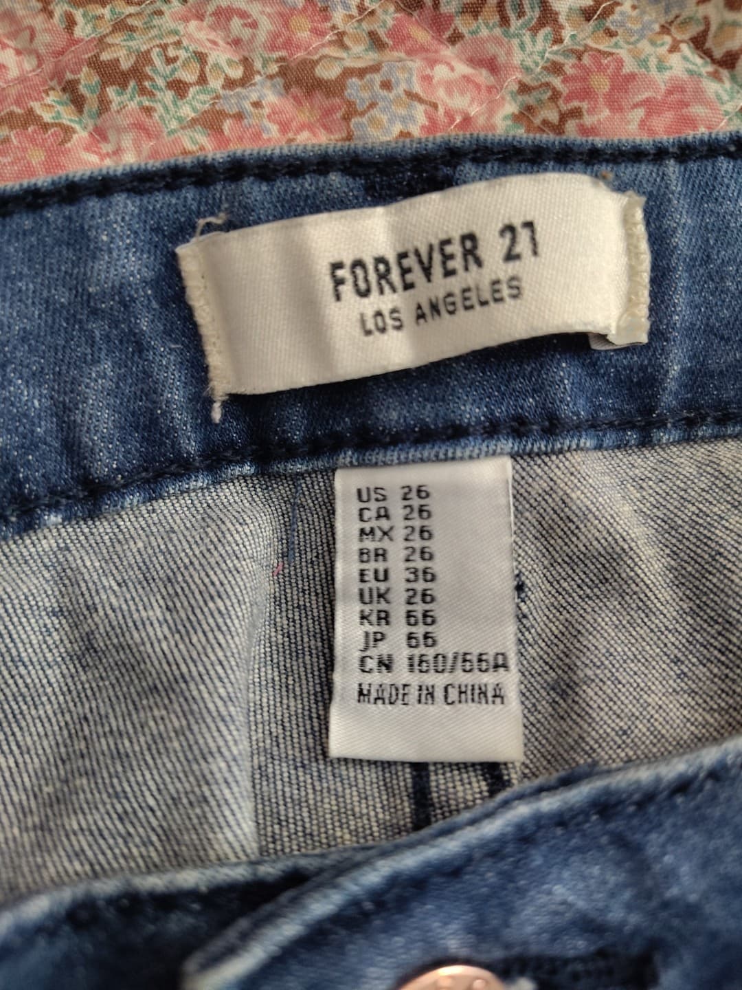 Forever 21 Women's Denim Jean Shorts, Size 26 (XS) - Thumbnail 4