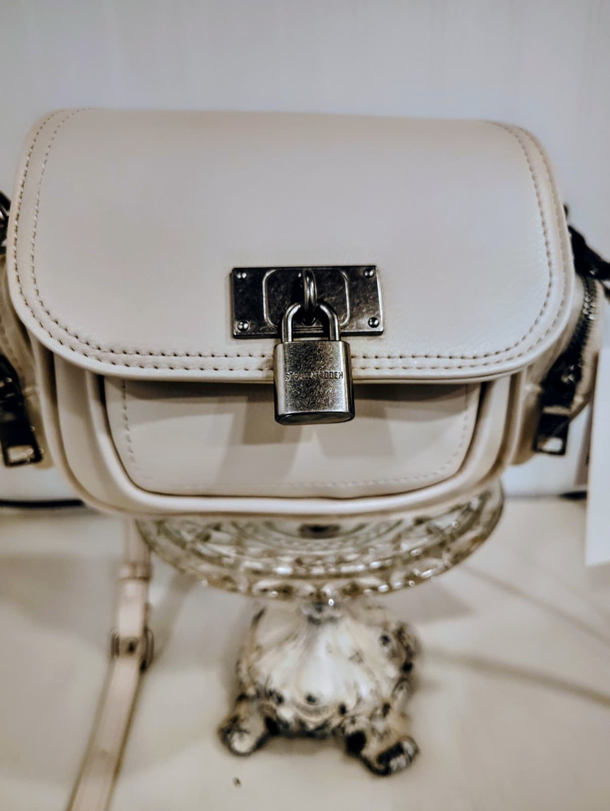 Steve Madden White Camera Crossbody Bag NWT $98 - Thumbnail 14
