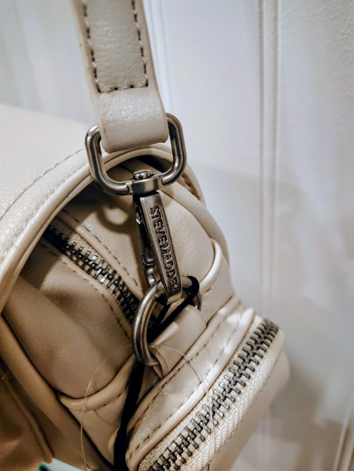 Steve Madden White Camera Crossbody Bag NWT $98 - Thumbnail 6
