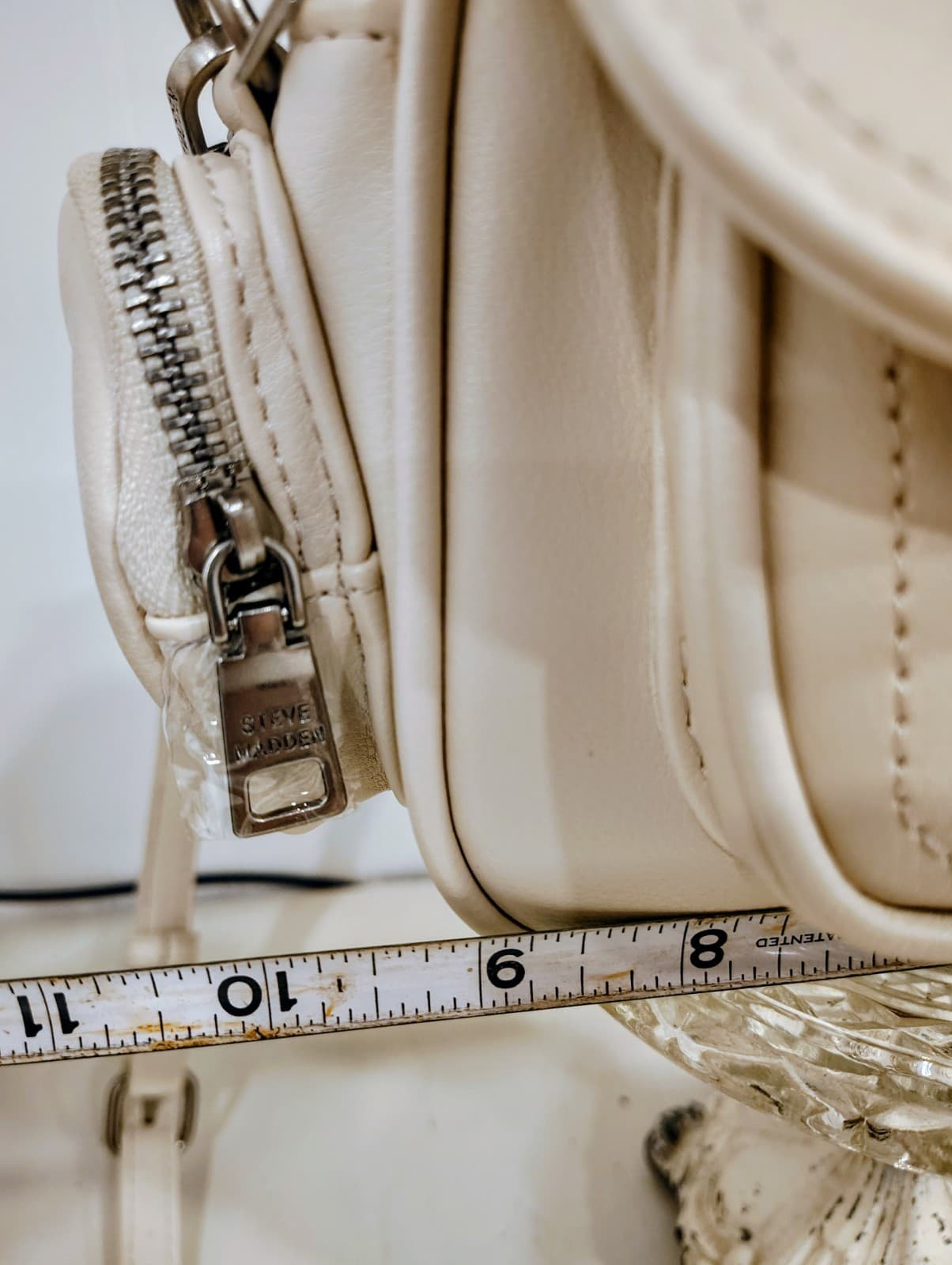 Steve Madden White Camera Crossbody Bag NWT $98 - Thumbnail 17