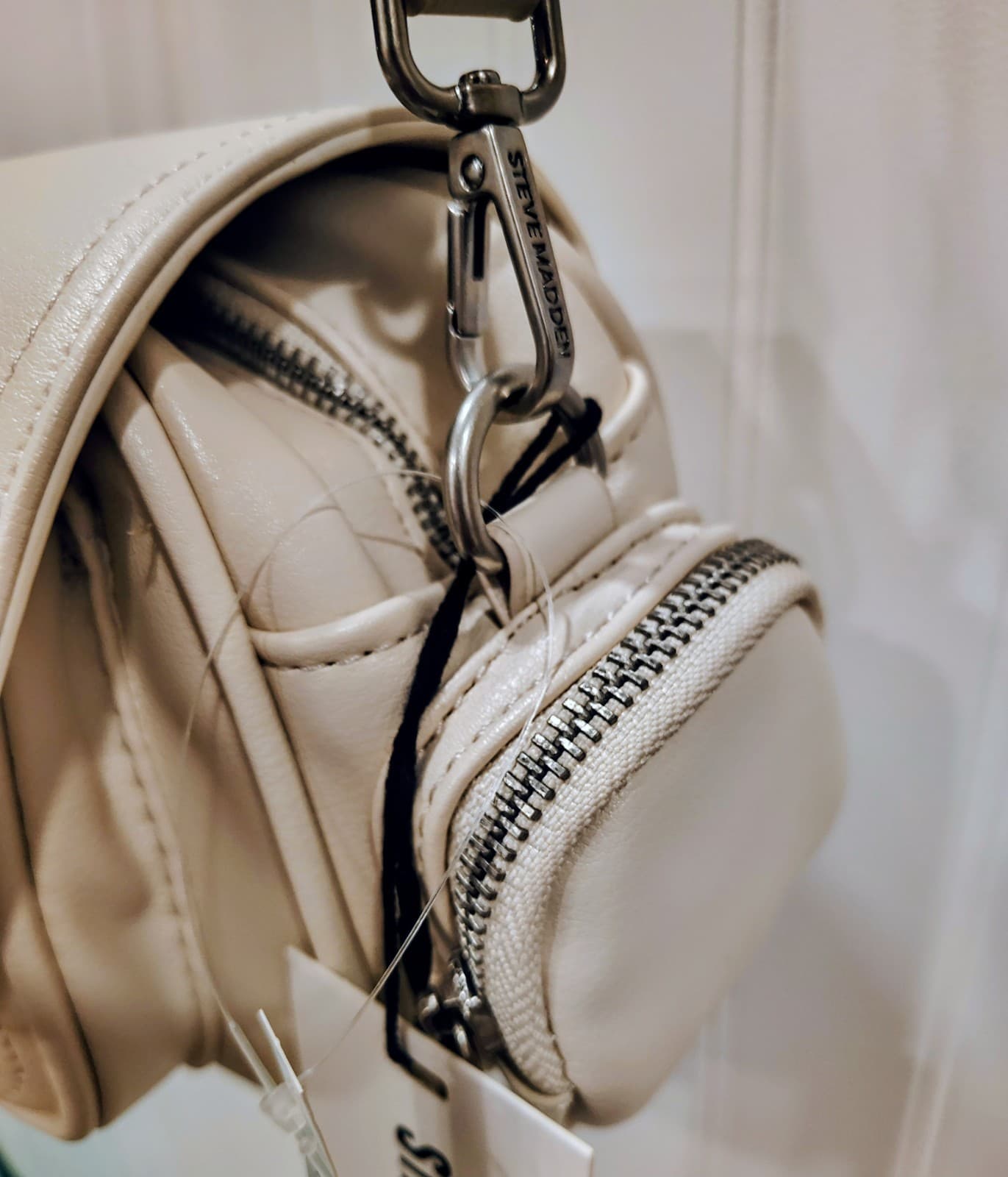 Steve Madden White Camera Crossbody Bag NWT $98 - Thumbnail 4