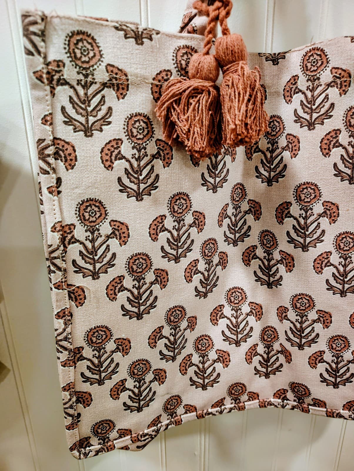 NWT Harper Block Floral Print, Linen Canvas Tote Bag Tassels - Thumbnail 2