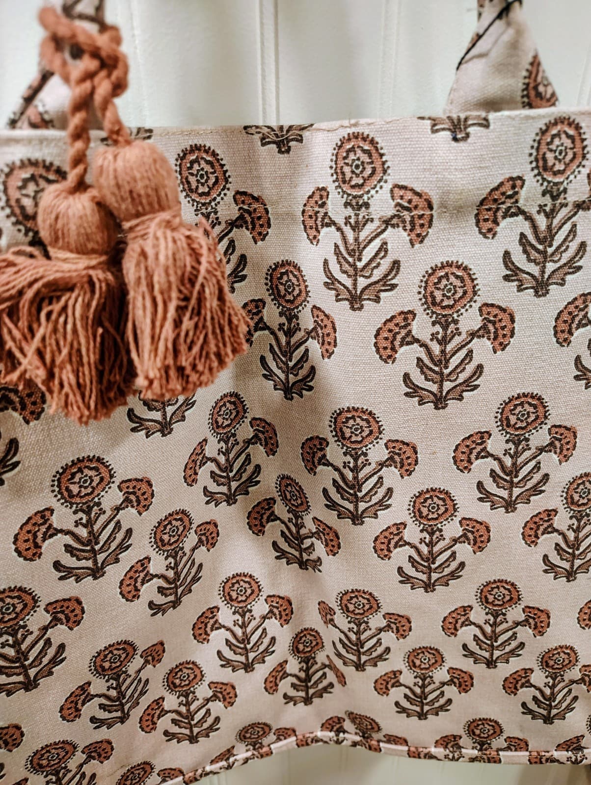 NWT Harper Block Floral Print, Linen Canvas Tote Bag Tassels - Thumbnail 3