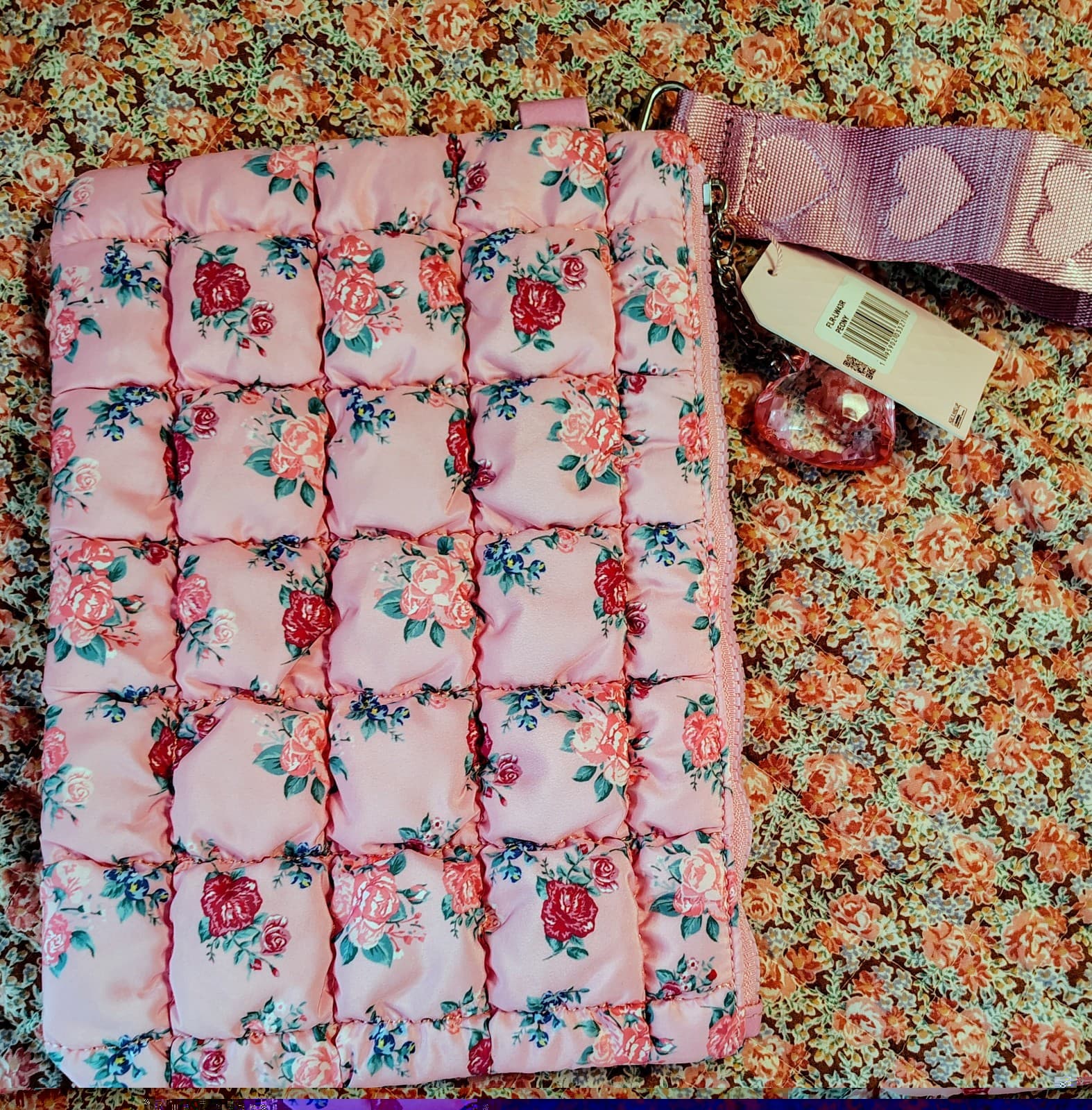 NWT Miss Gwen's OMG Accessories Floral Makeup Pouch, Strap, Heart Charm - Thumbnail 6