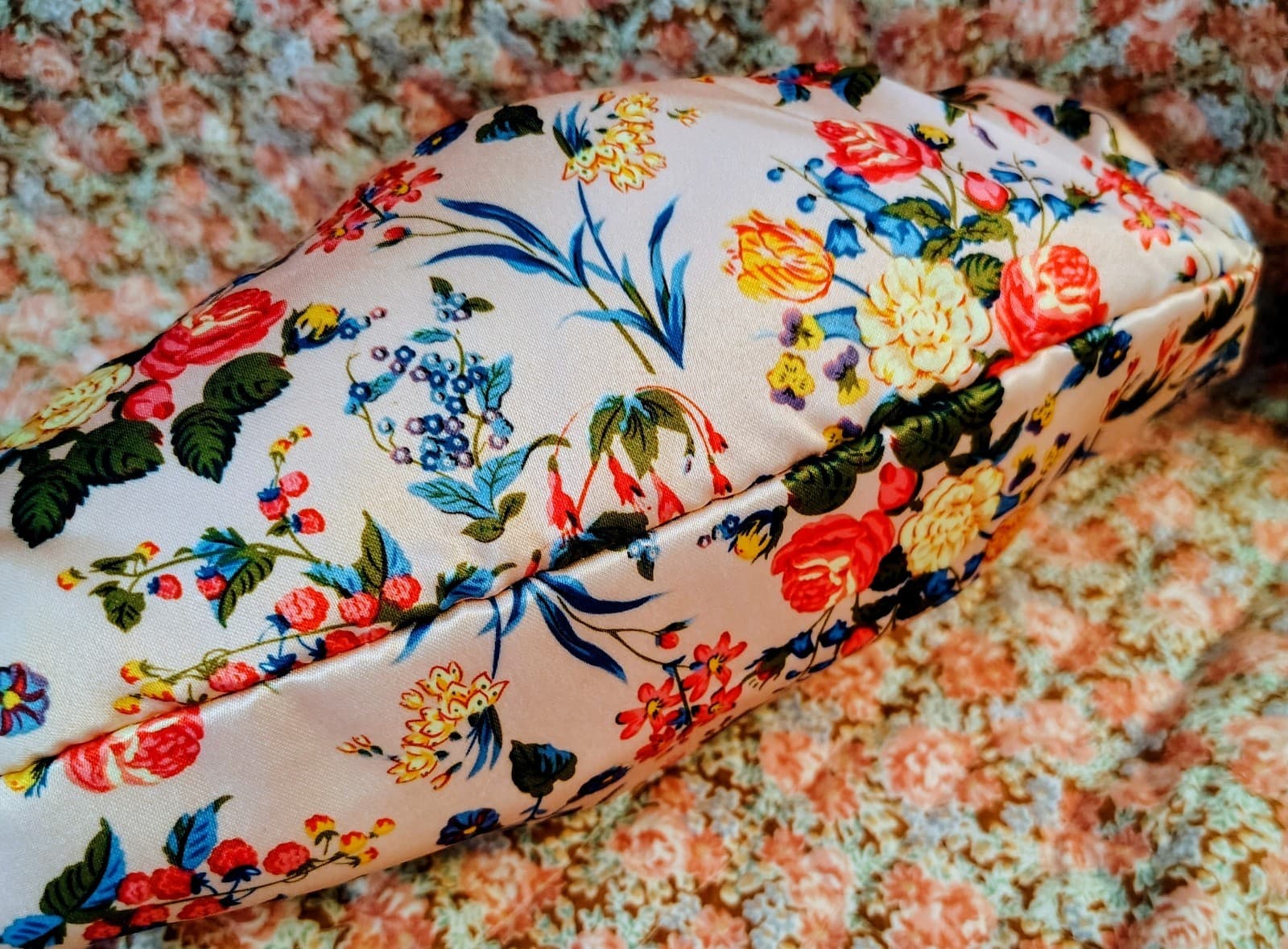 The Vintage Cosmetic Company NWOT Floral Cosmetic Clutch - Thumbnail 4