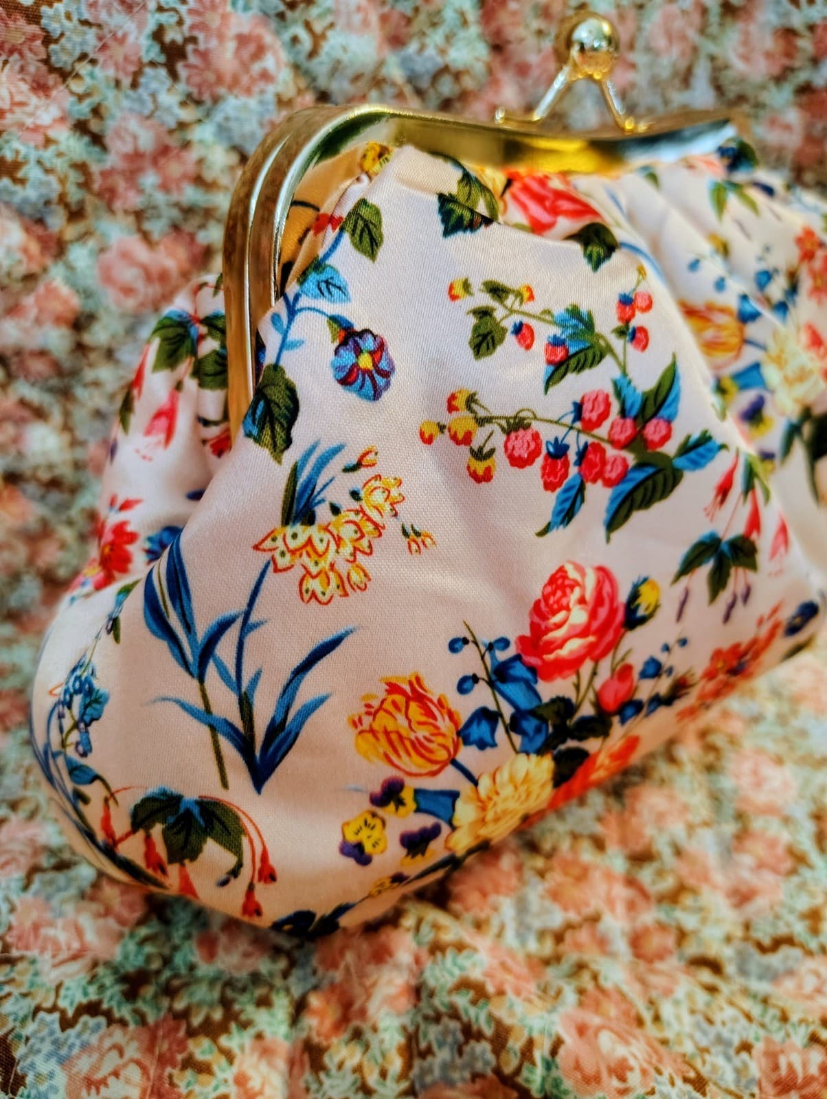 The Vintage Cosmetic Company NWOT Floral Cosmetic Clutch - Thumbnail 5