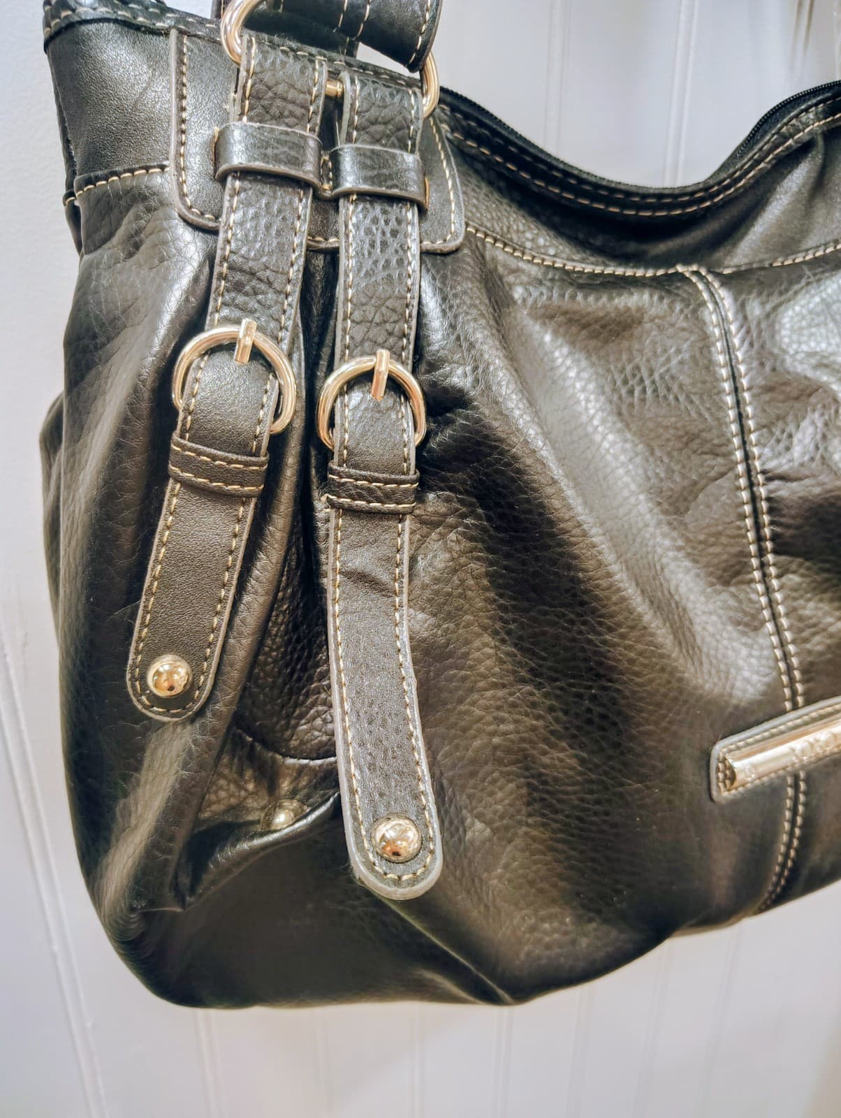 XOXO Black Faux Leather Hobo Shoulder Bag, Buckles, NWT $79 - Thumbnail 6