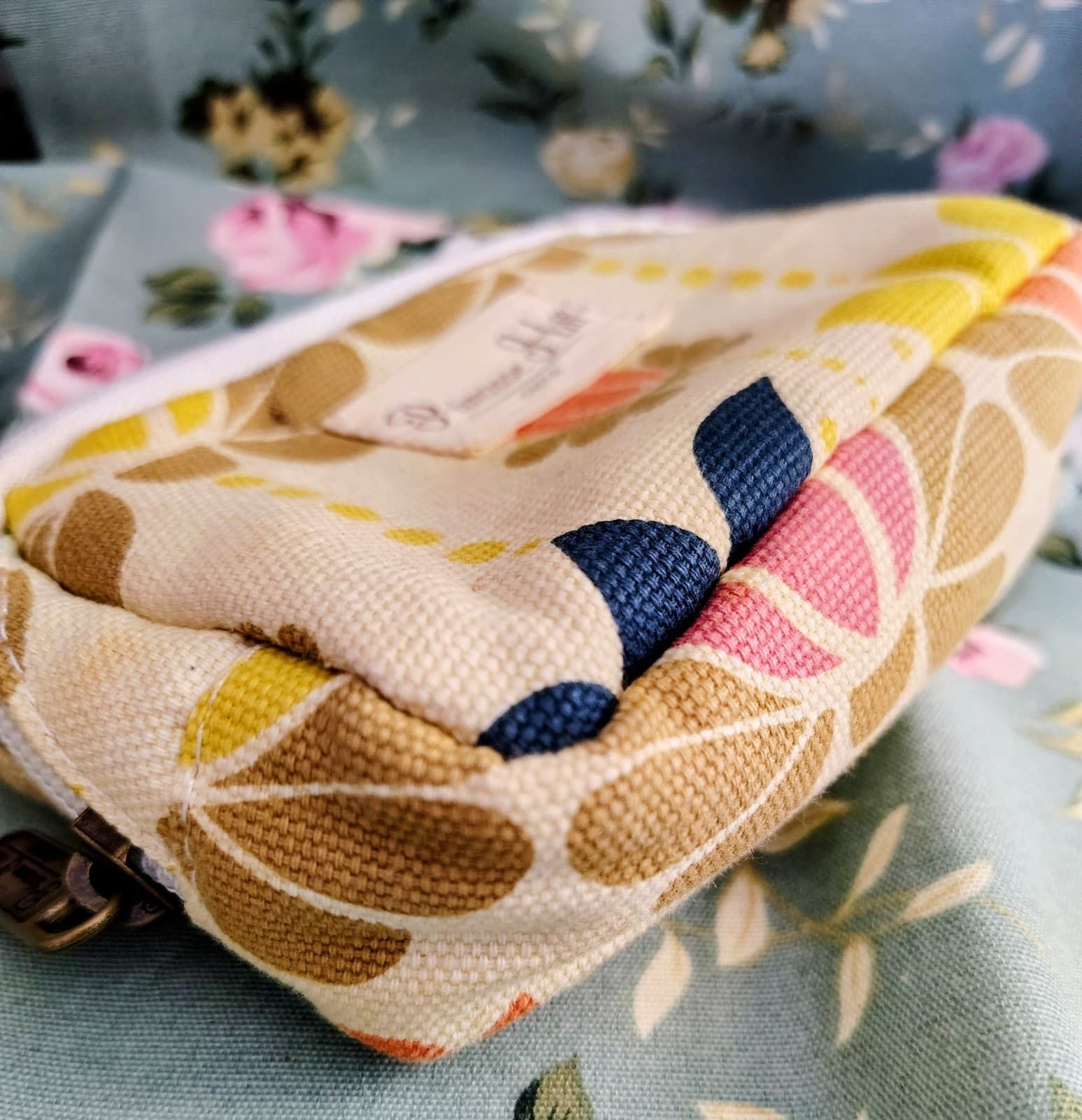 Primrose Hill London Makeup Cosmetic Case Pouch Floral Print Zip Close - Thumbnail 5