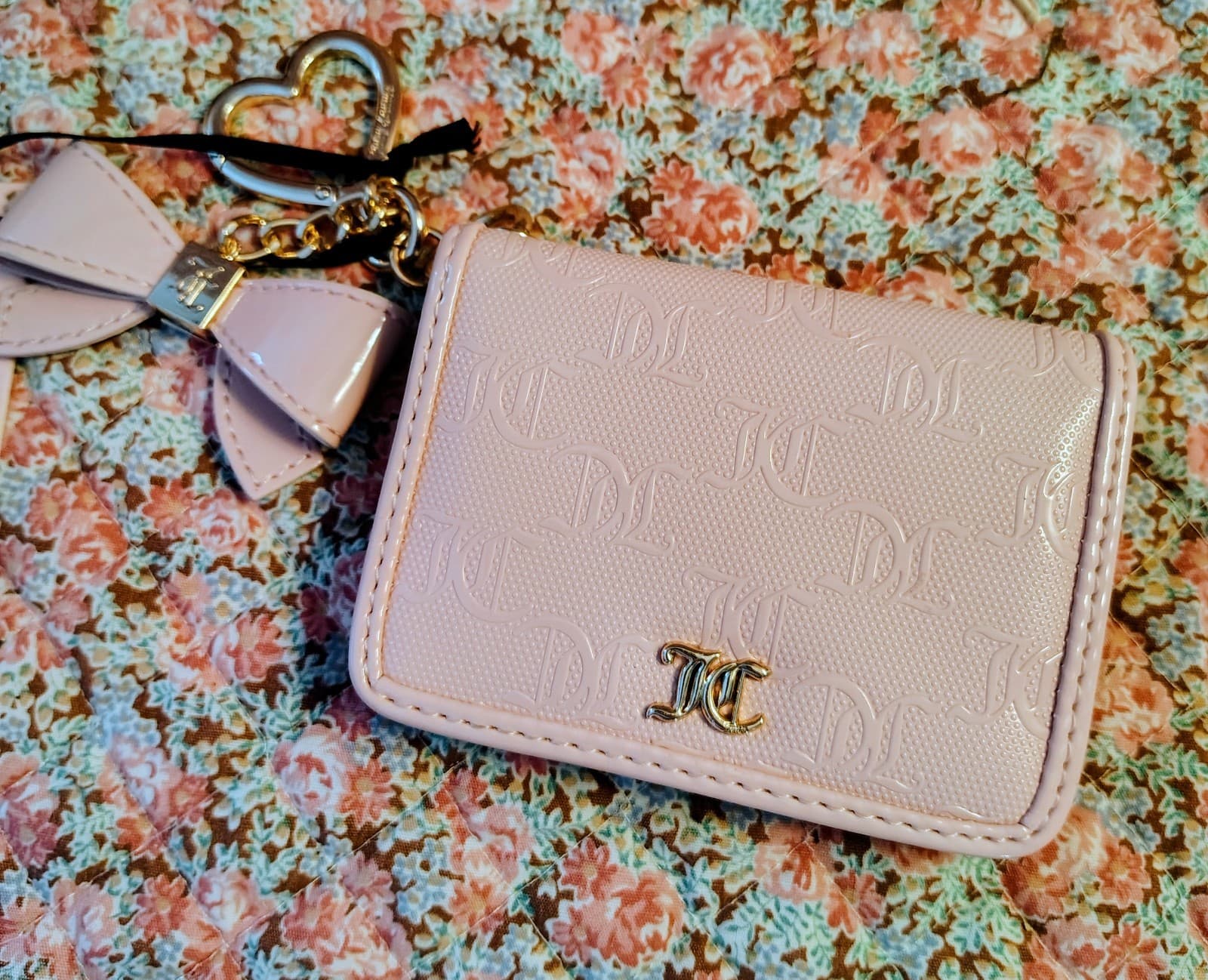 NWT juicy couture Exclusive wallet Wristlet With Charm Strap MSRP $35 - Thumbnail 3
