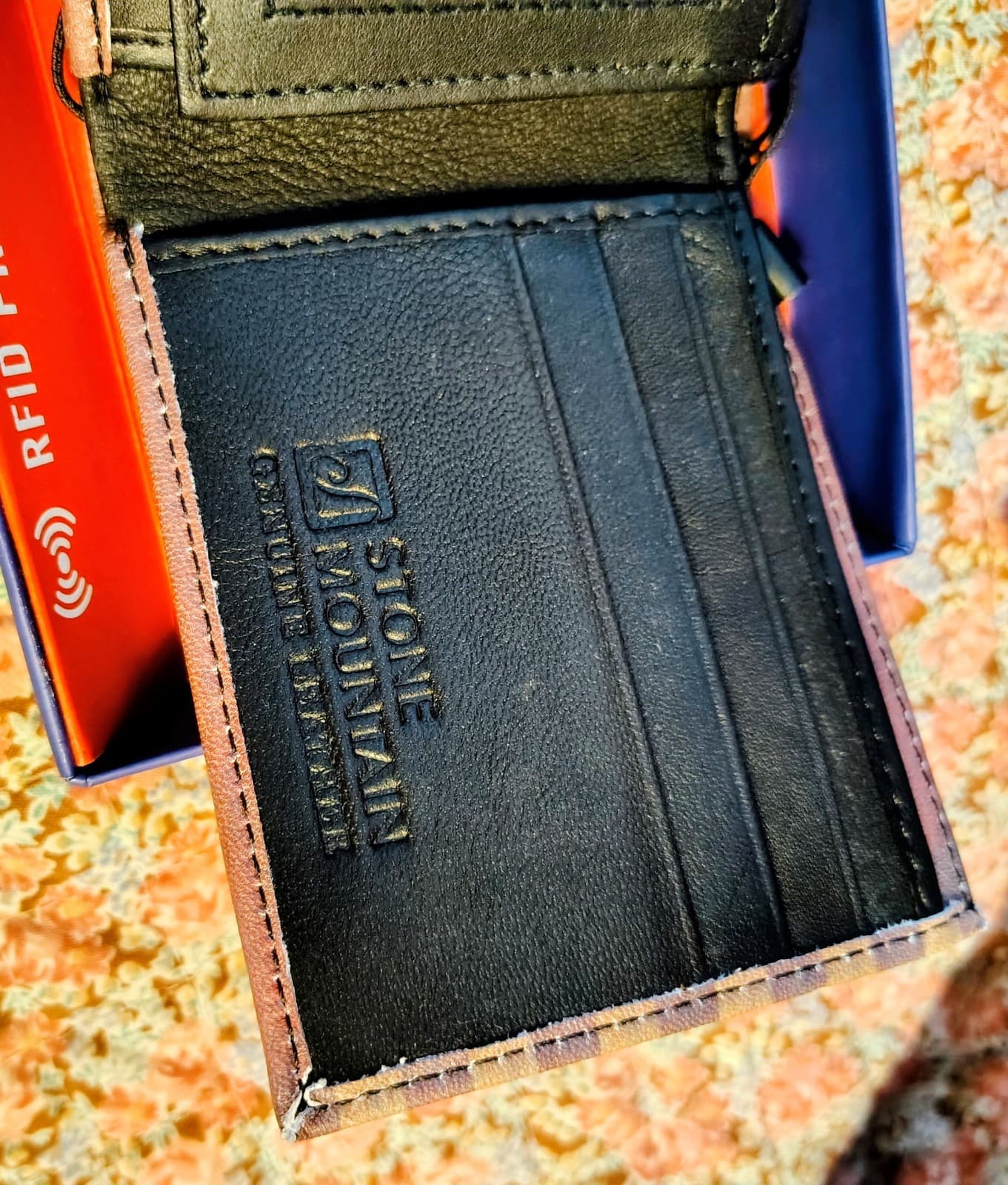 NWT Stone Mountain Men's Full Grain Leather Wallet USA Flag, MSRP $35 - Thumbnail 3